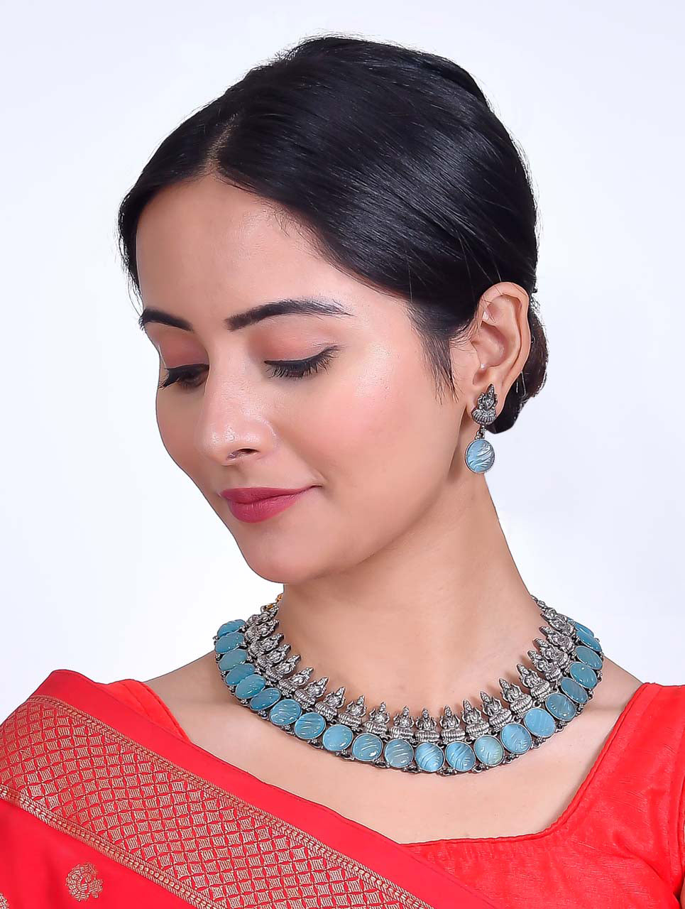 The Ultimate Guide to Styling Choker Necklaces with Sarees –  Dapperfashionstop