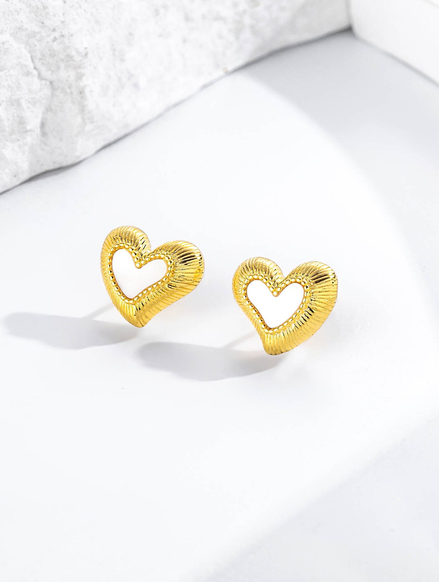 RADIANT LOVE HEART EARRINGS