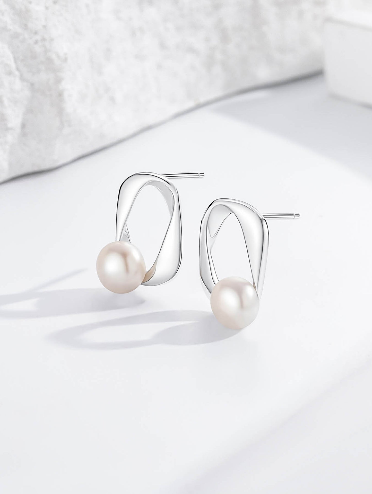 LUSTRE LOOP PEARL EARRINGS