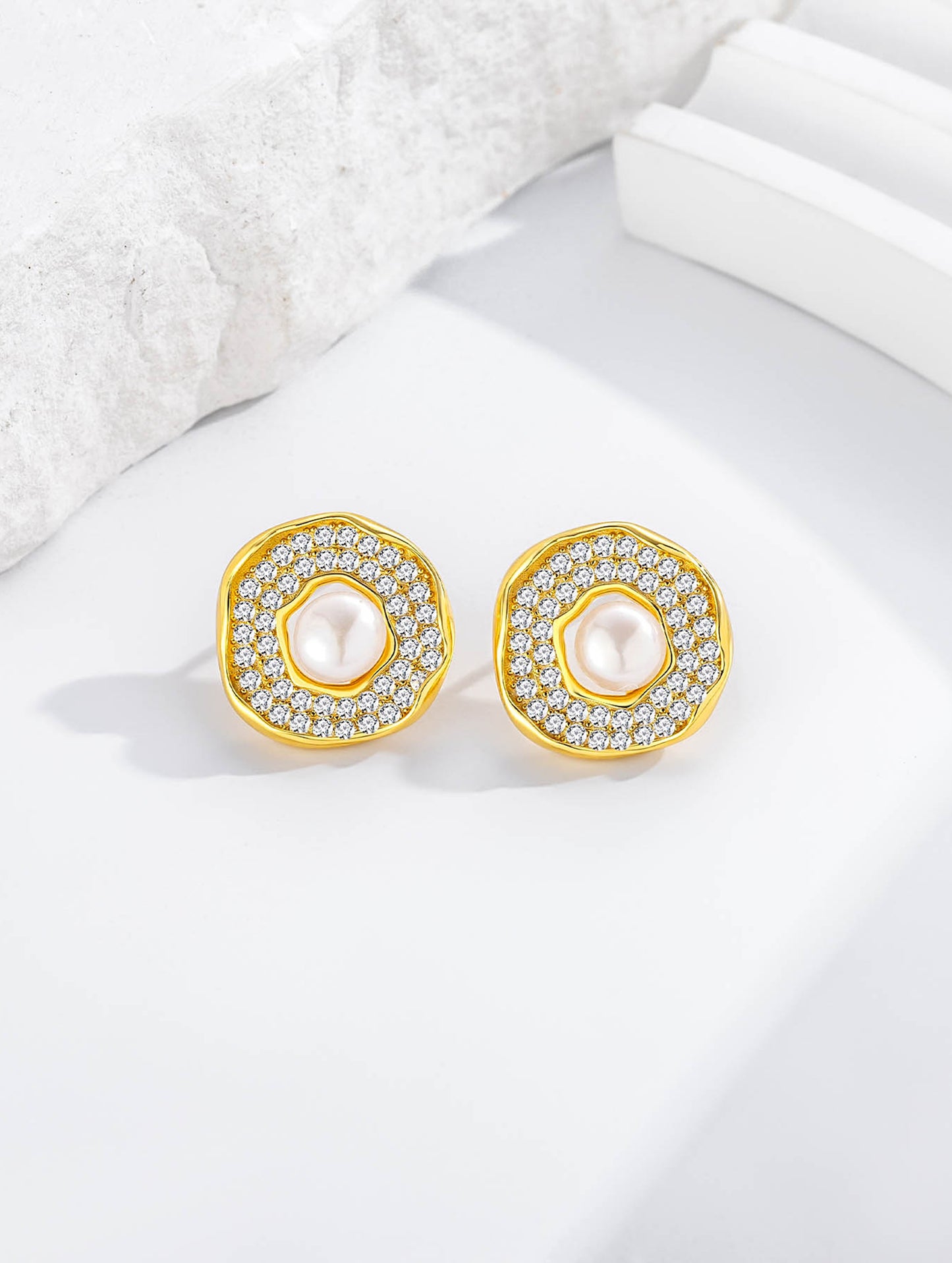 AURELIA PEARL STUDS EARRINGS