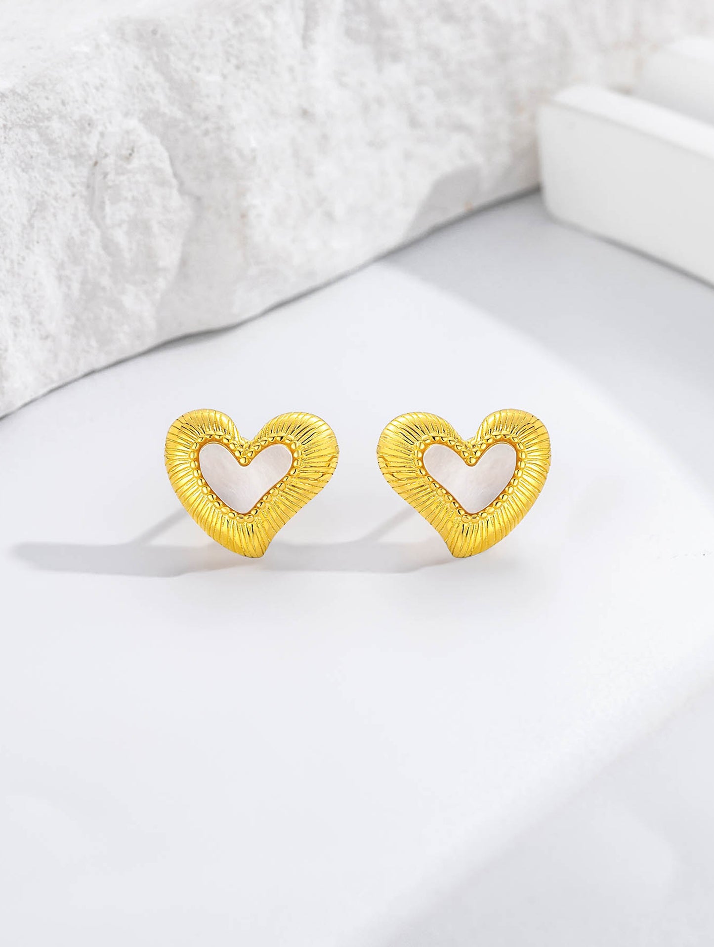 RADIANT LOVE HEART EARRINGS