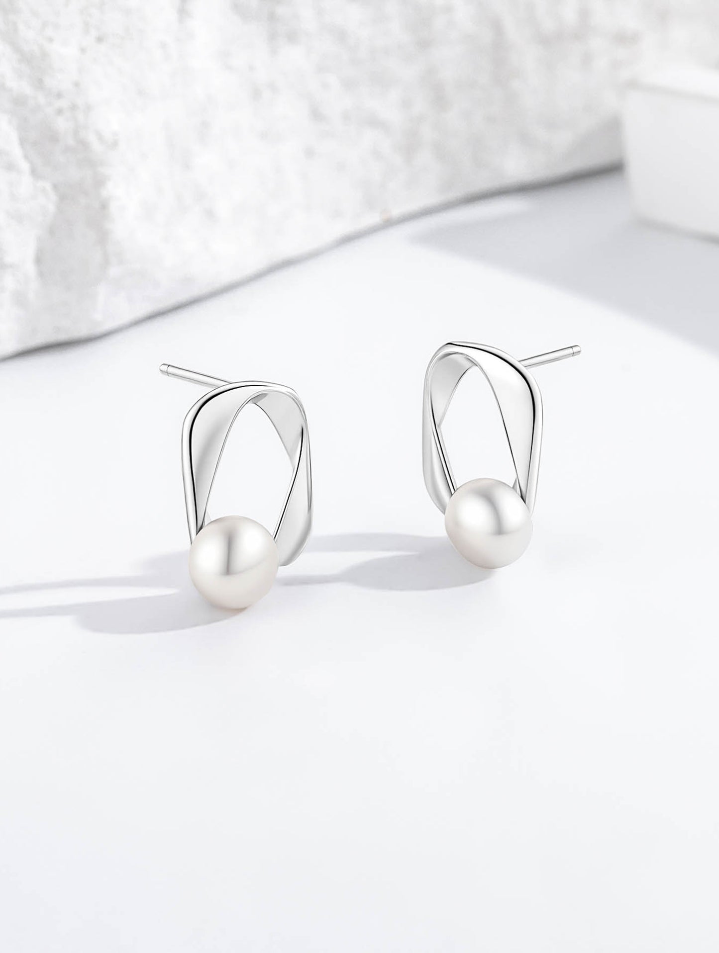 LUSTRE LOOP PEARL EARRINGS