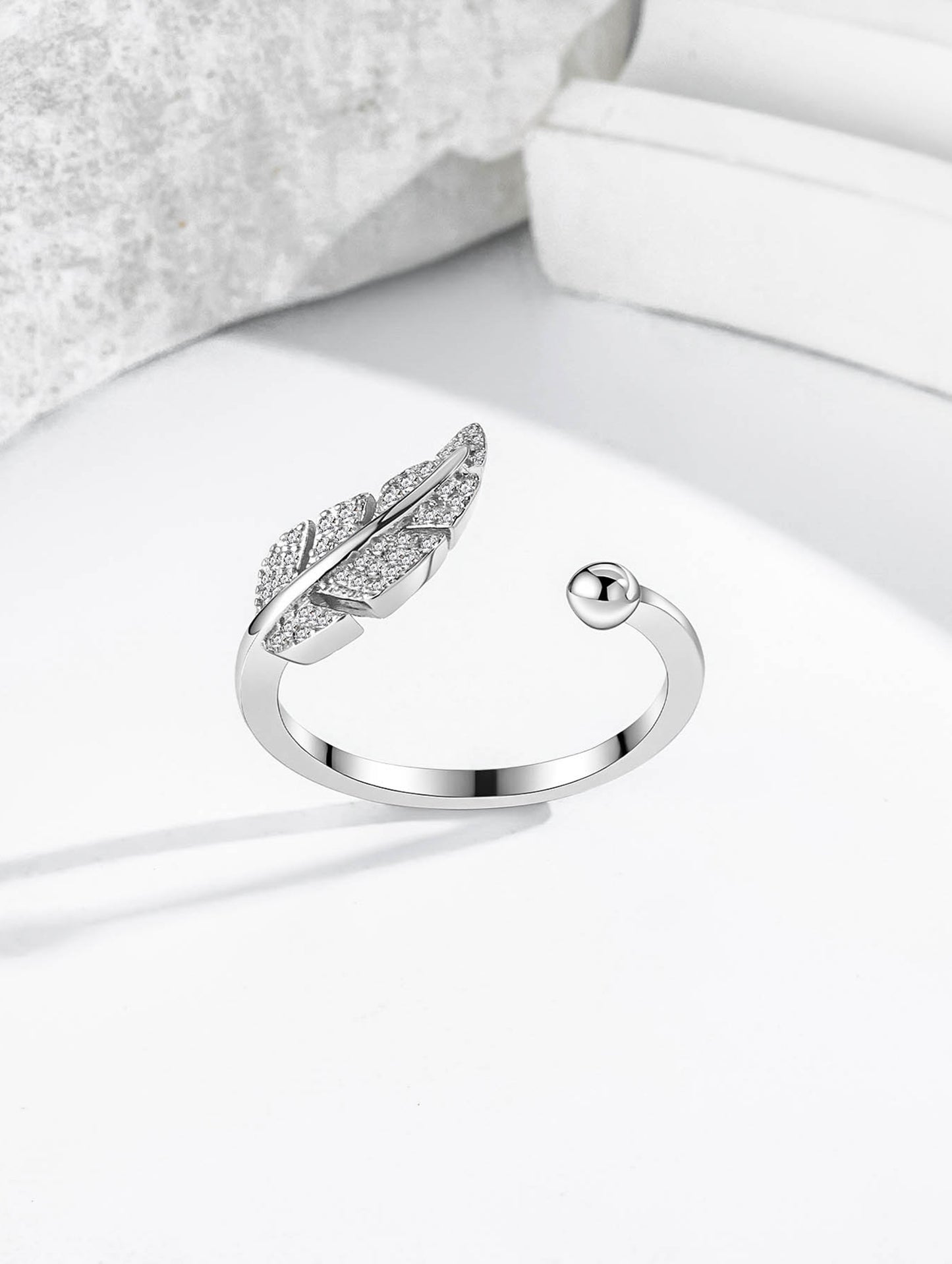 FEATHER GRACE AAFREEN RING