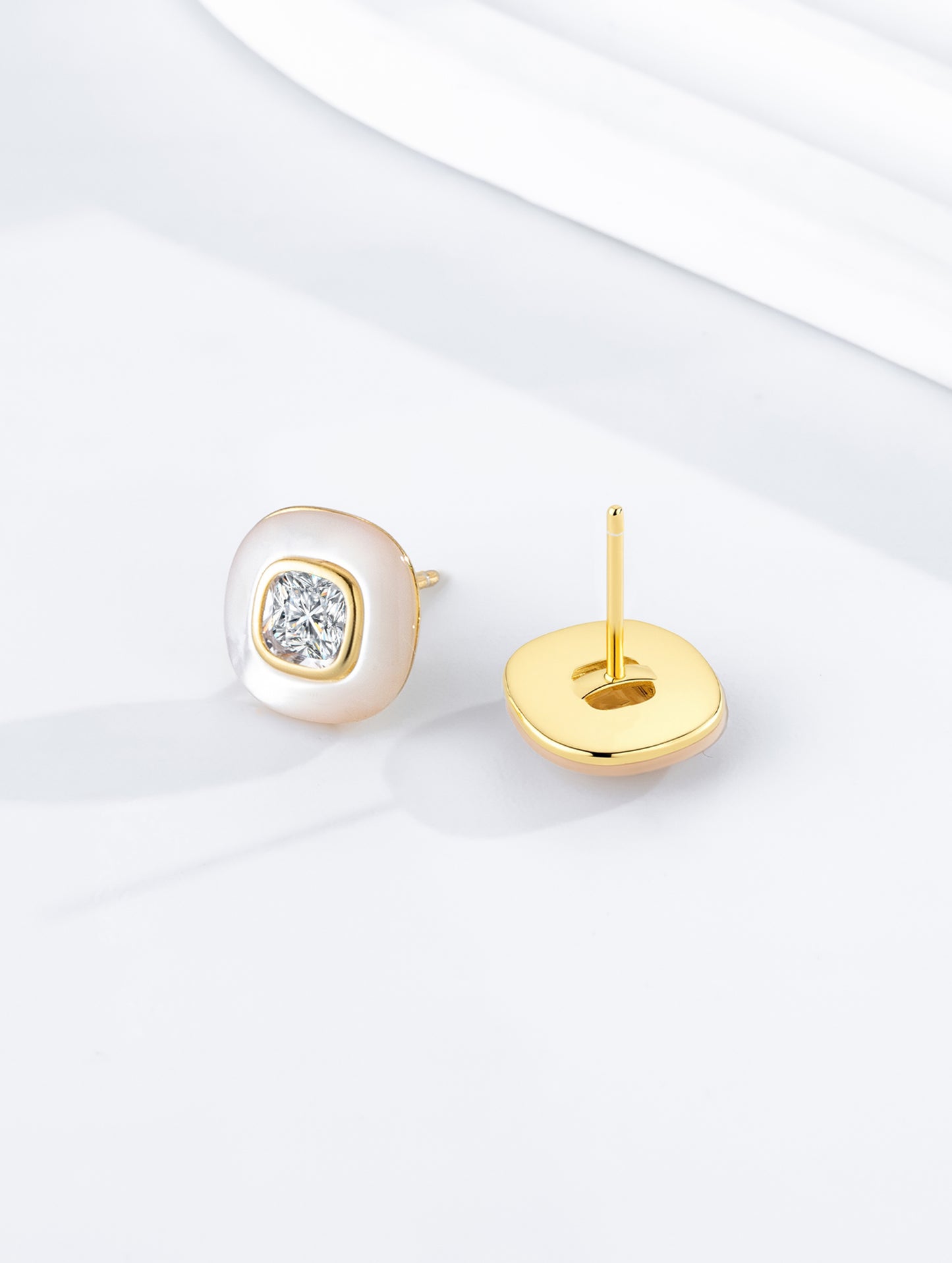 PURE ELEGANCE PEARL STUD EARRINGS