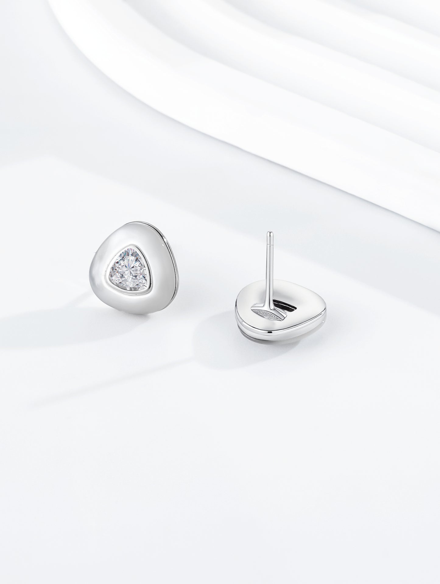 PEARL RADIANCE STUD EARRINGS