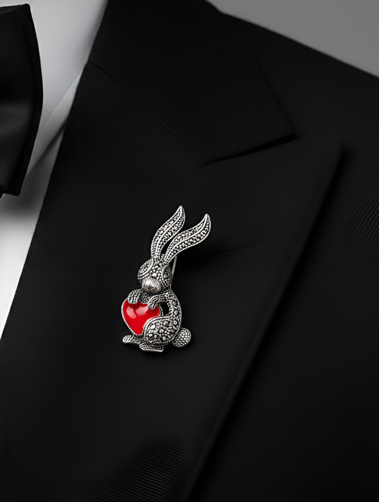 AMOUR BUNNY BROOCH