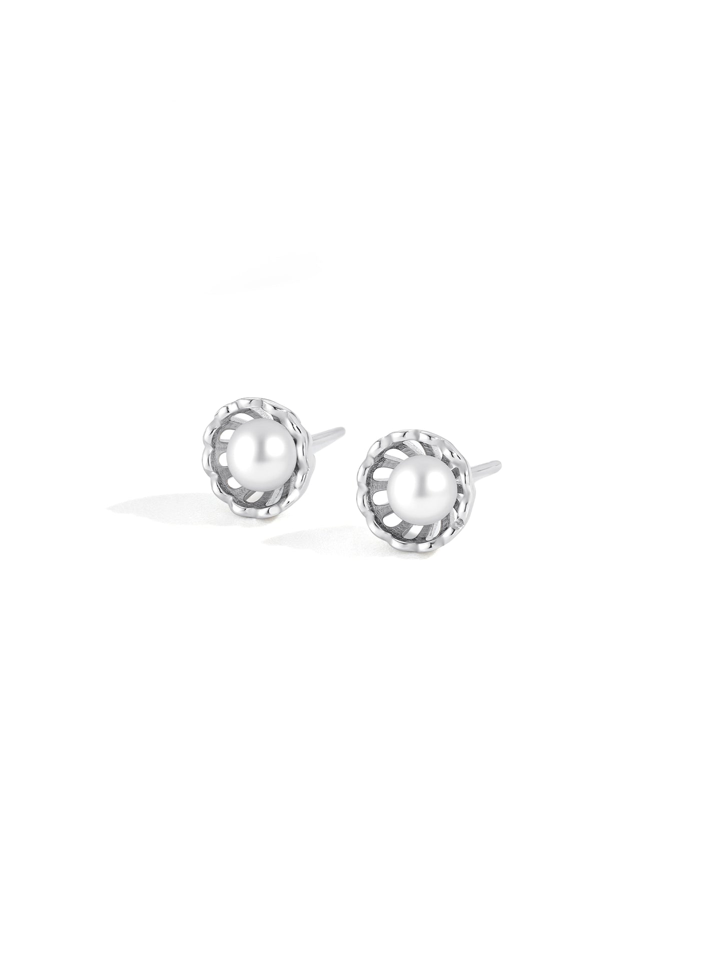 CLASSIC PEARL BLOOM STUD EARRINGS