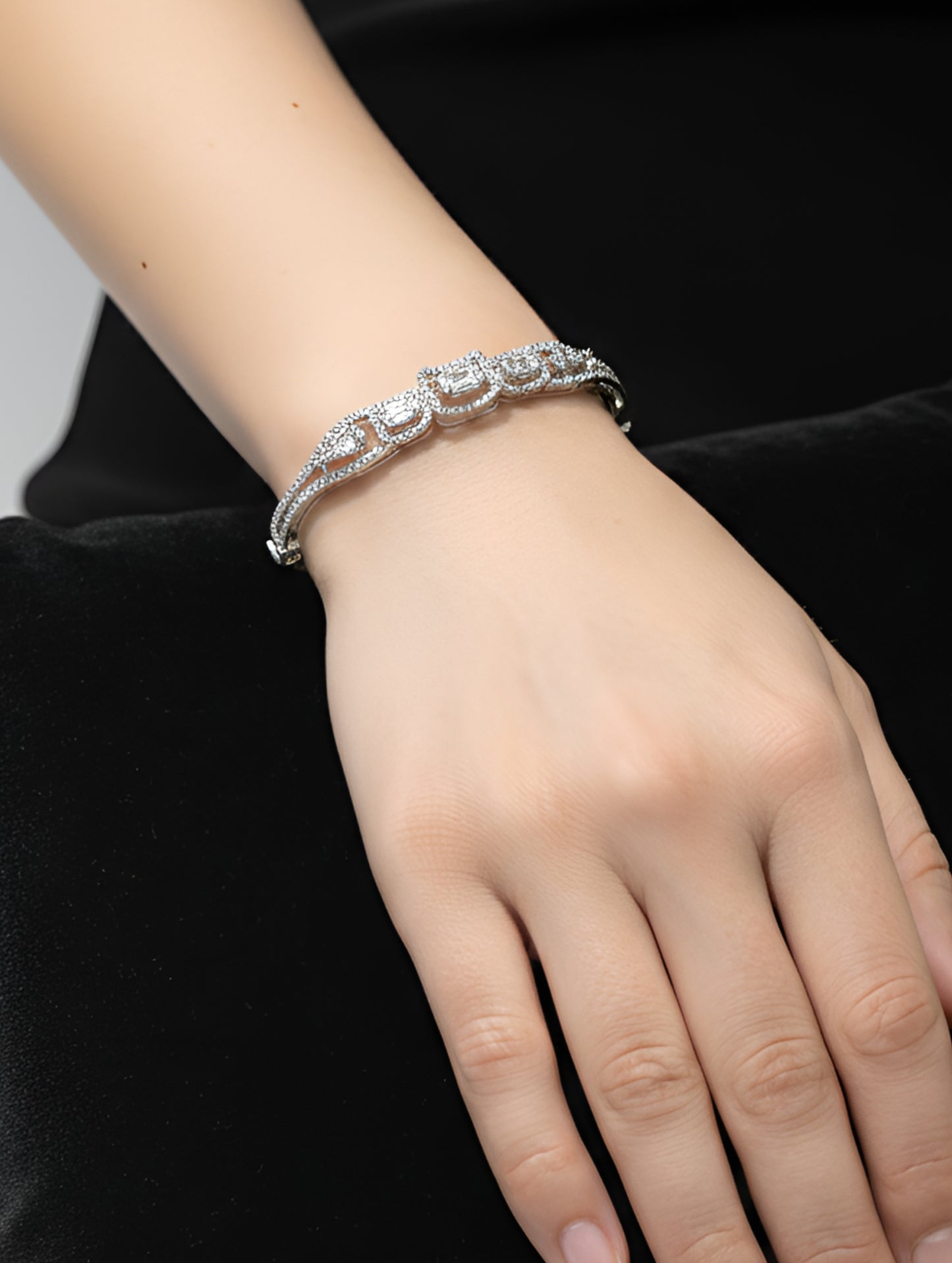 Premium  Lumière Link Bracelet