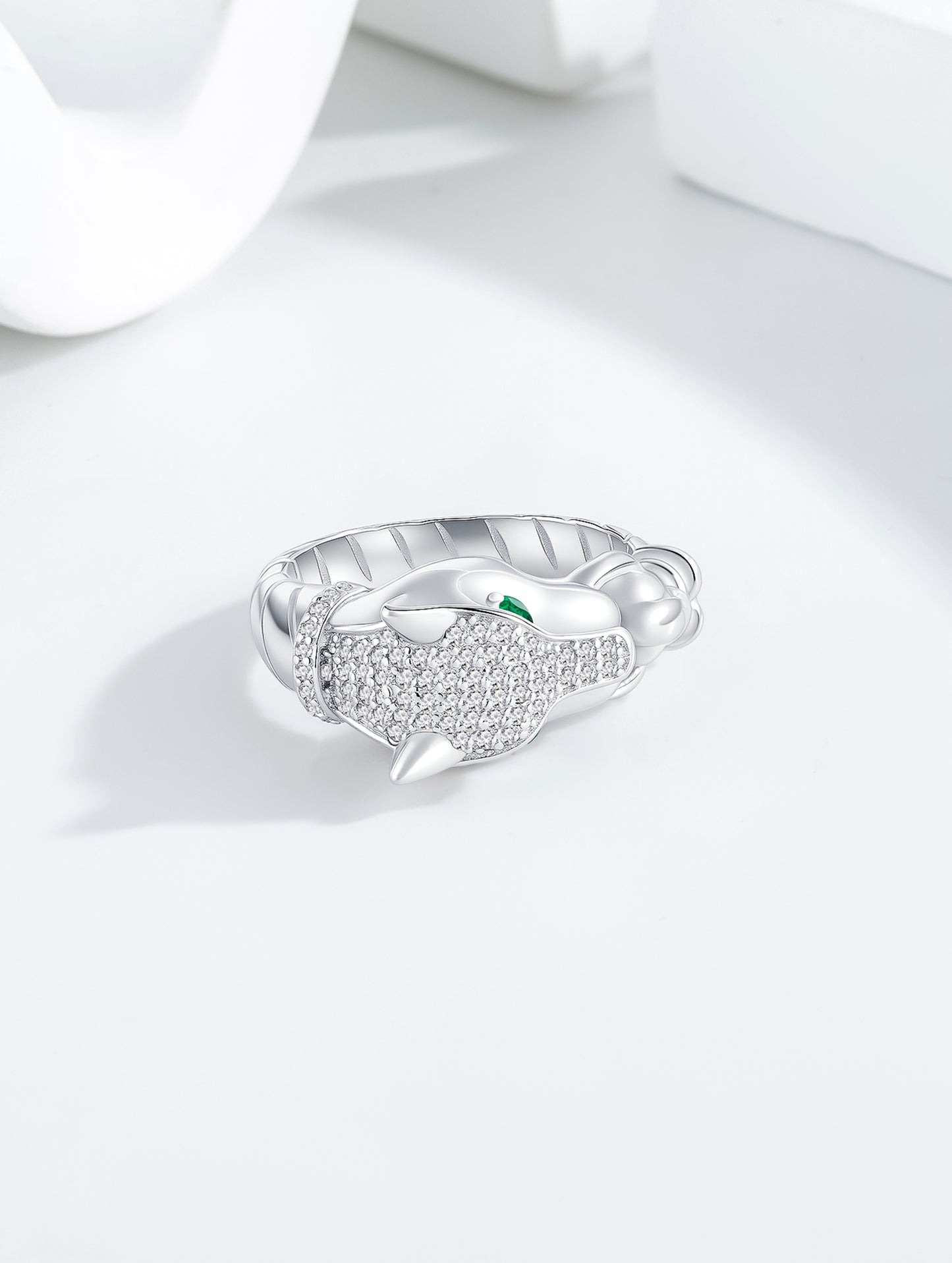 EMERALD EYE PANTHER RING
