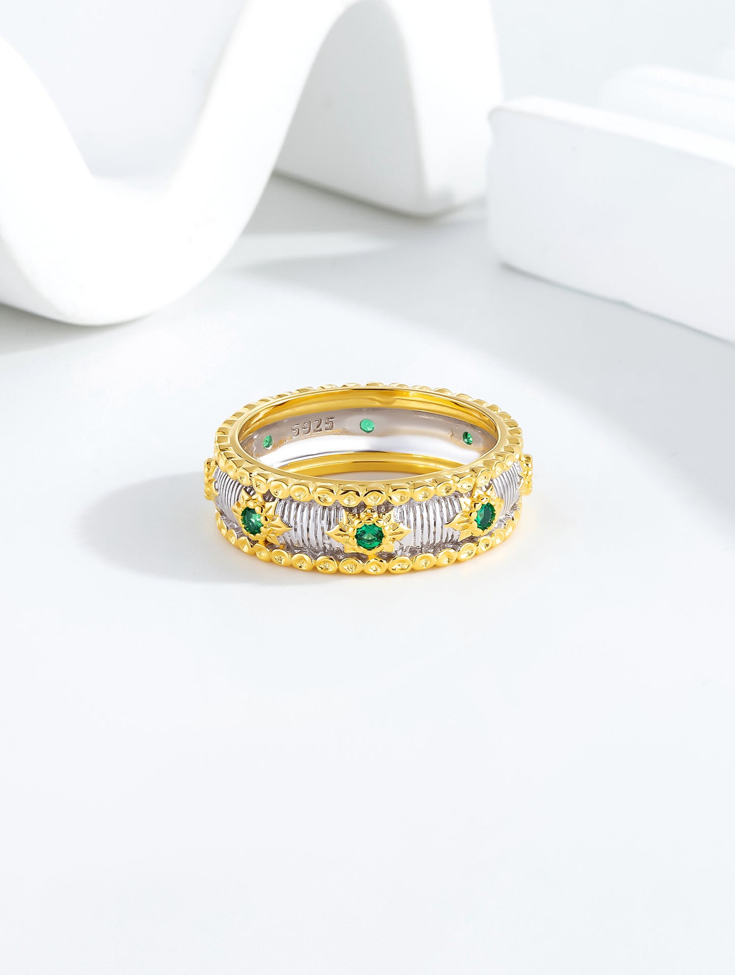 GOLDEN STARLIGHT EMERALD BAND