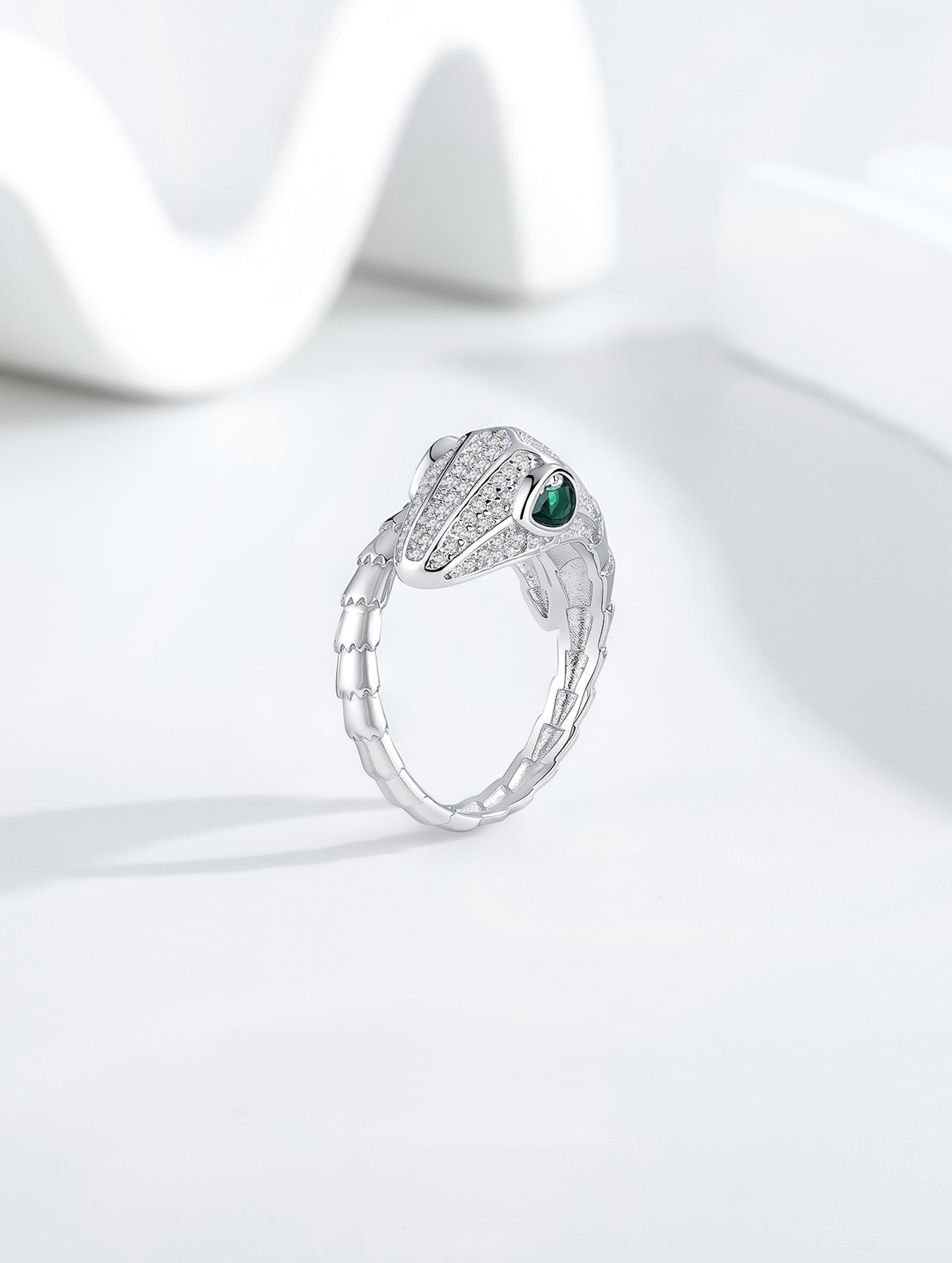 EMERALD VIPER GLINT RING