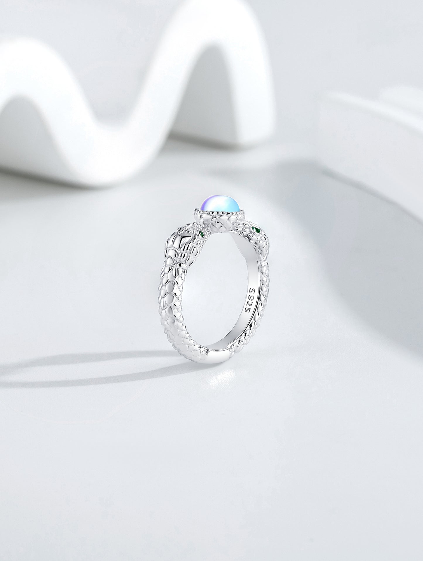 MYSTIC TWIN SERPENT RING