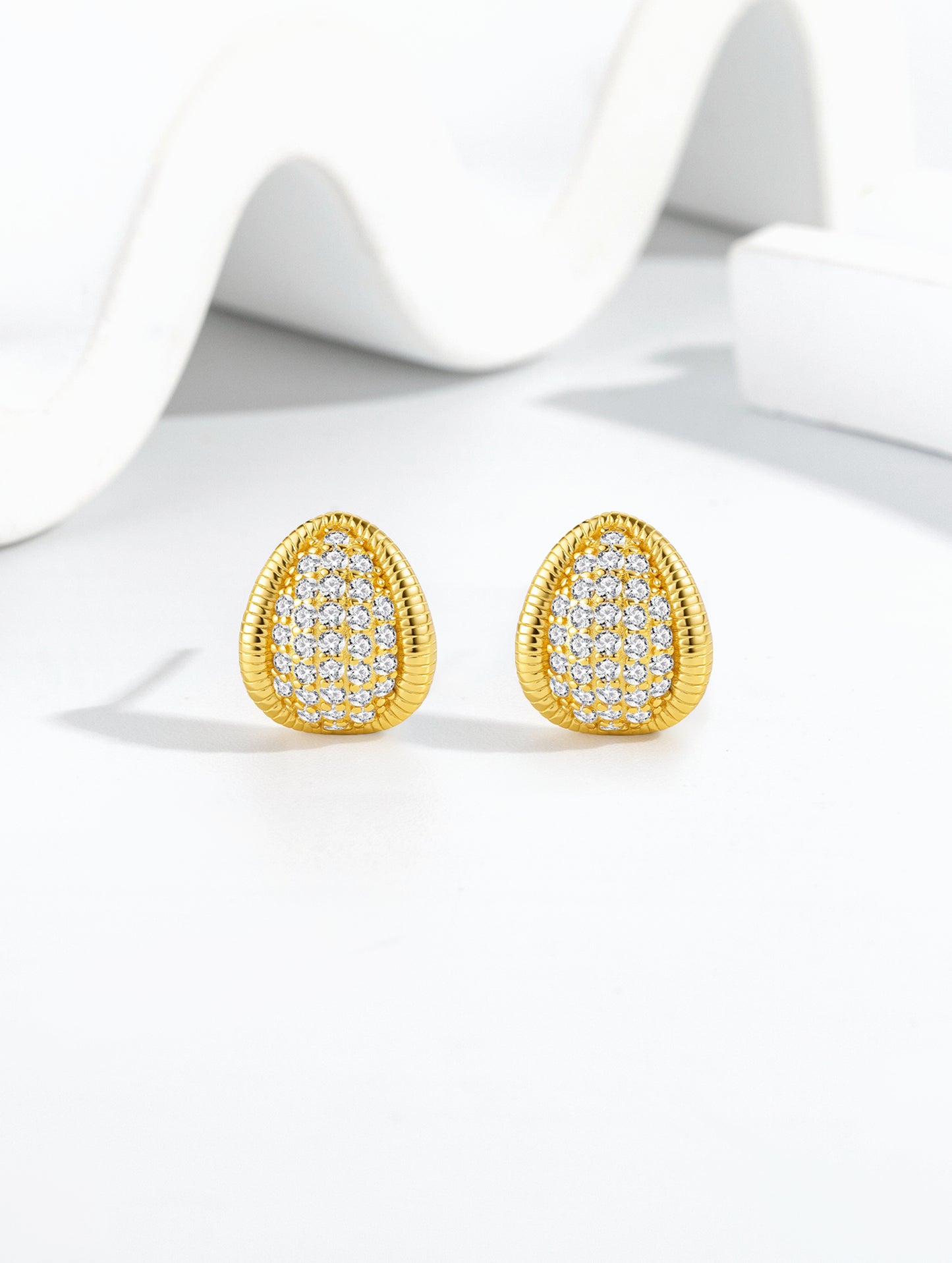 ROYAL SPARK OVAL EARRINGS