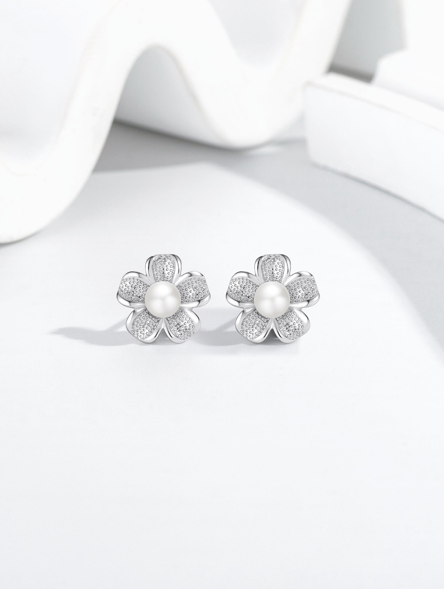 FLORA PEARL BLOOM EARRINGS
