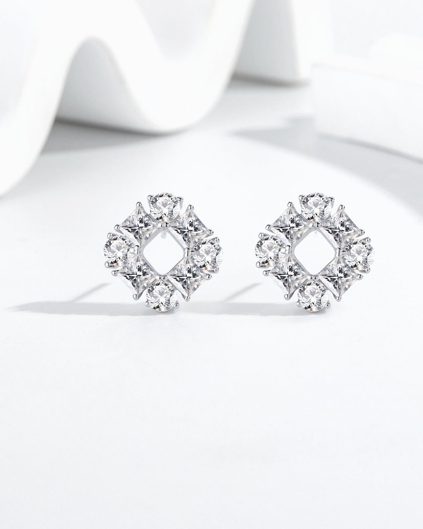 STARLIGHT CIRCLE STUD EARRINGS