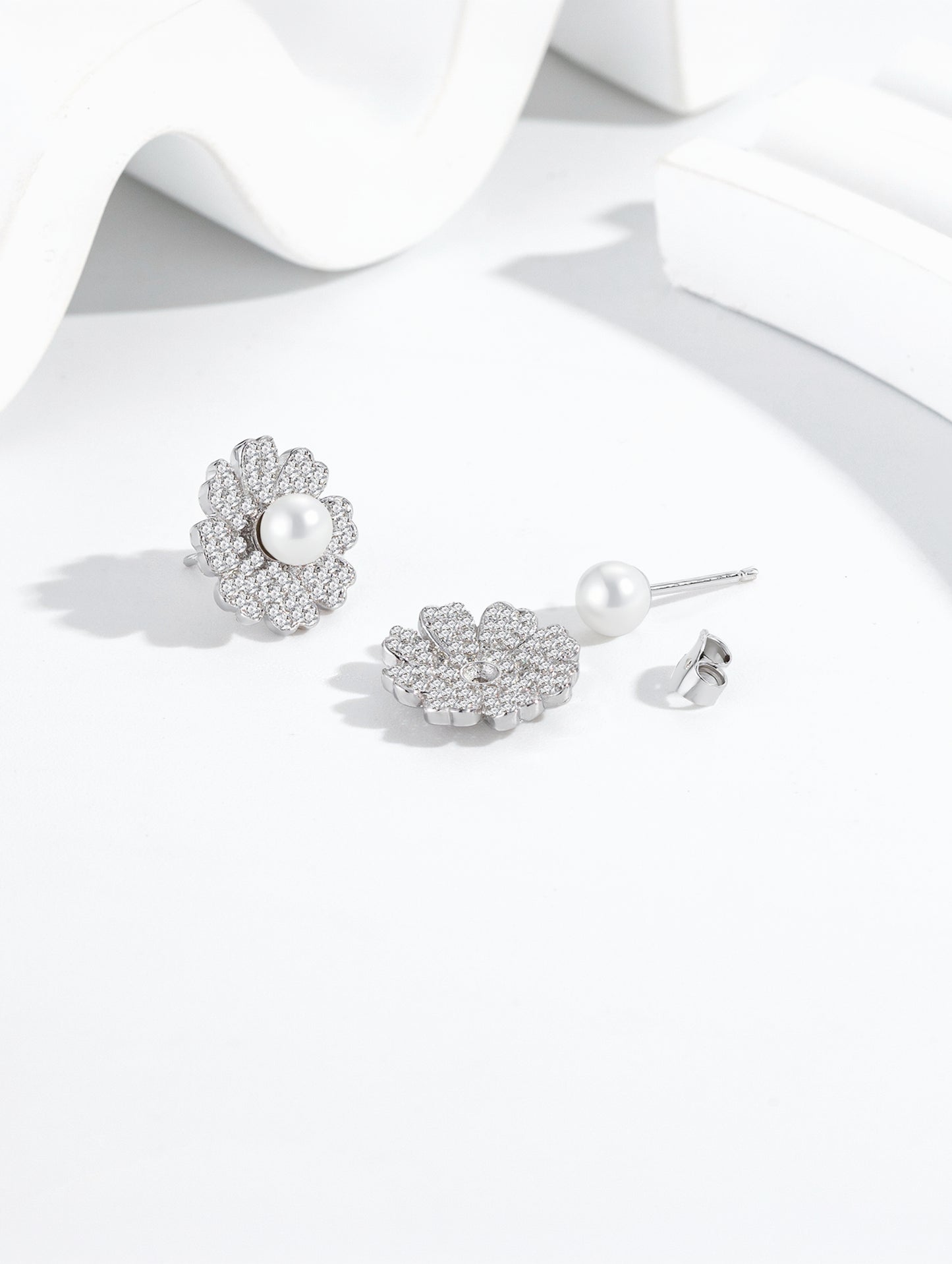 PEARL BLOOM RADIANCE EARRINGS