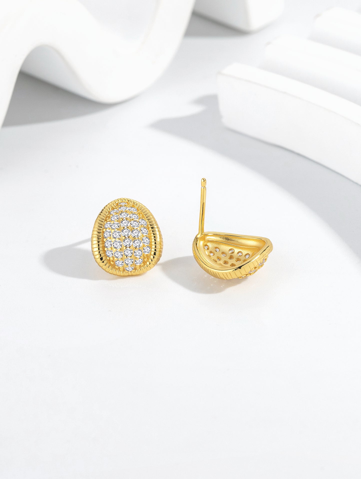 ROYAL SPARK OVAL EARRINGS