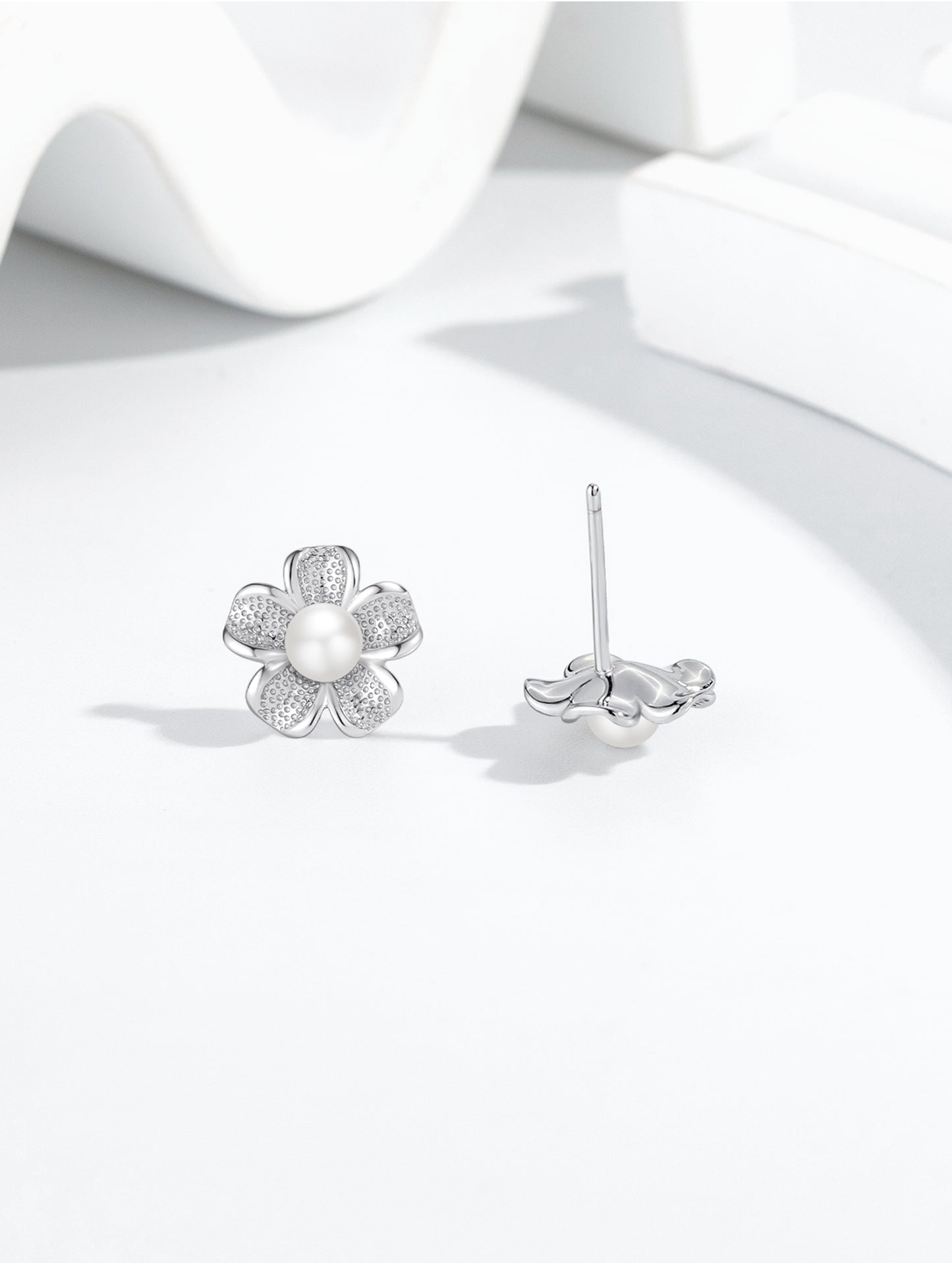 FLORA PEARL BLOOM EARRINGS