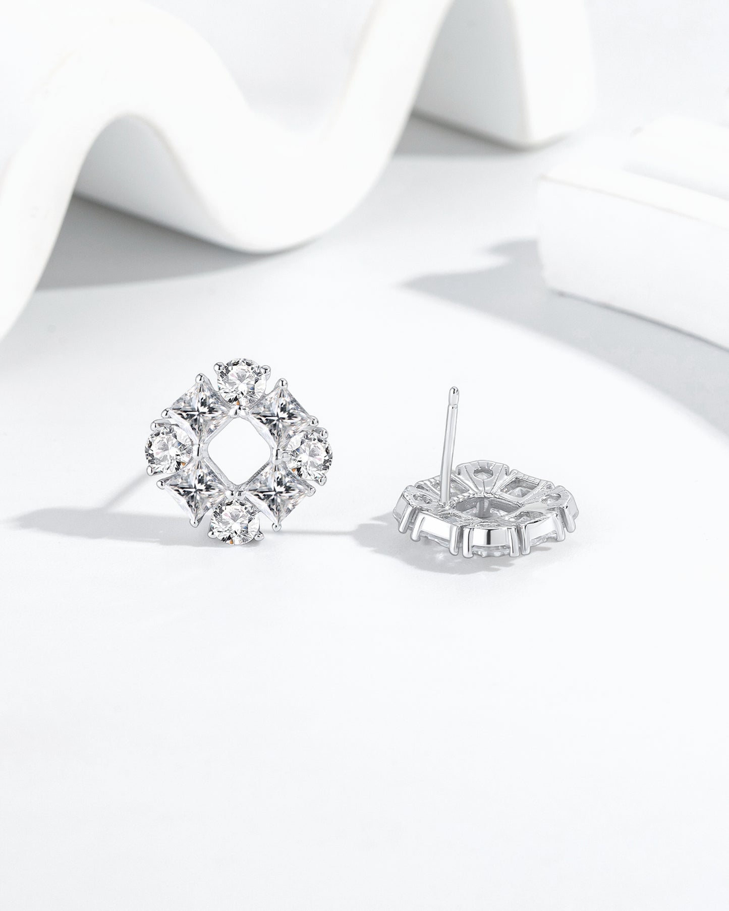 STARLIGHT CIRCLE STUD EARRINGS