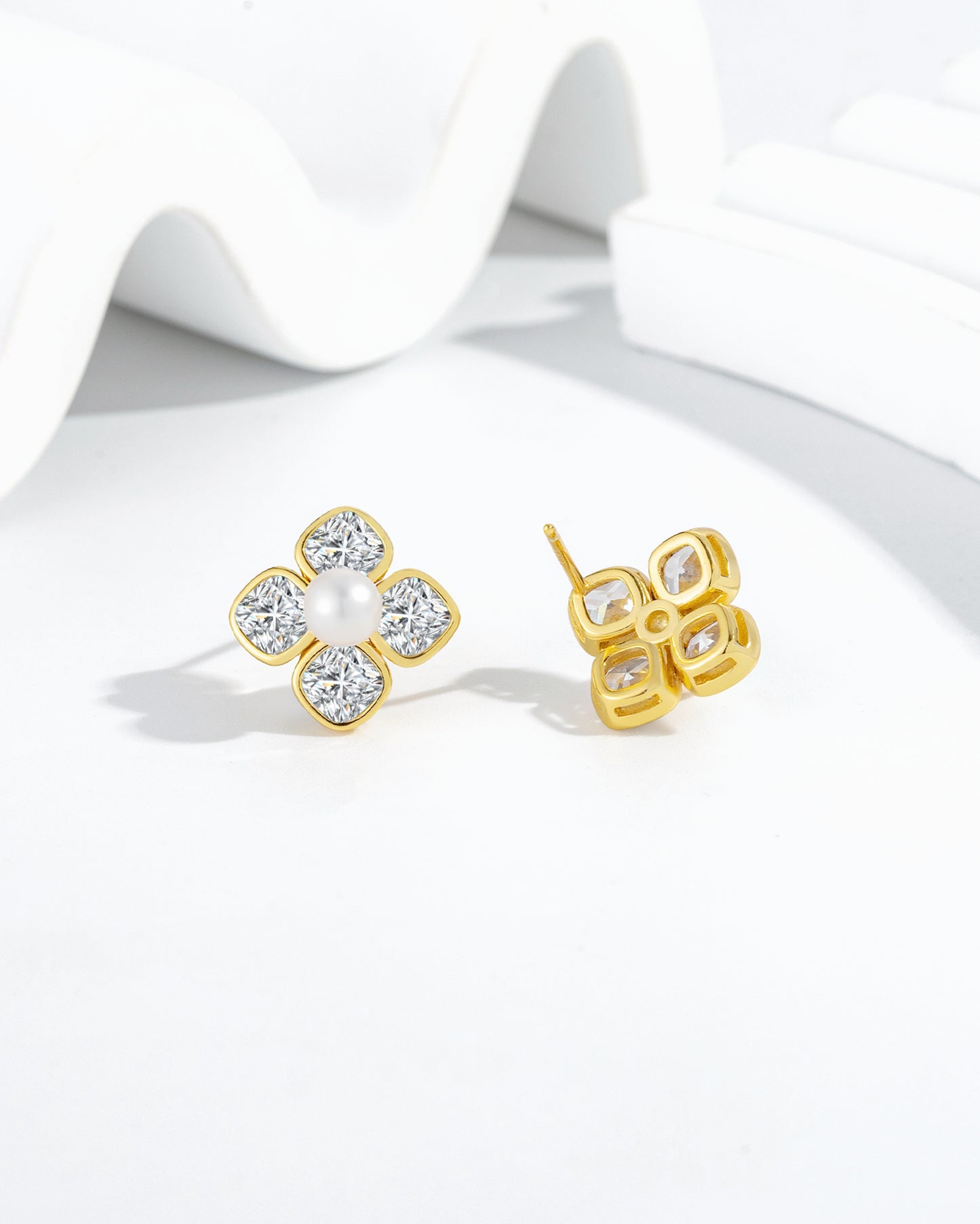 PEARL BLOSSOM SPARKLE EARRINGS