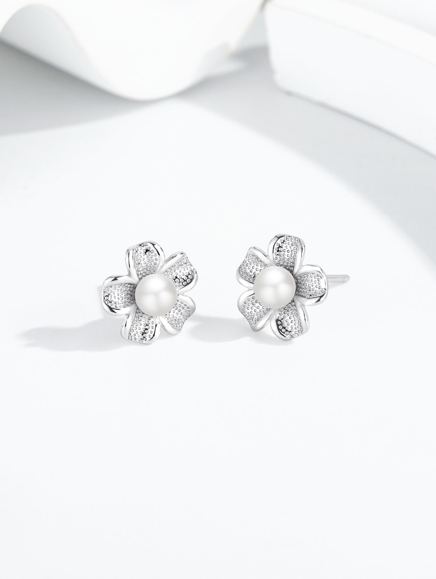 FLORA PEARL BLOOM EARRINGS