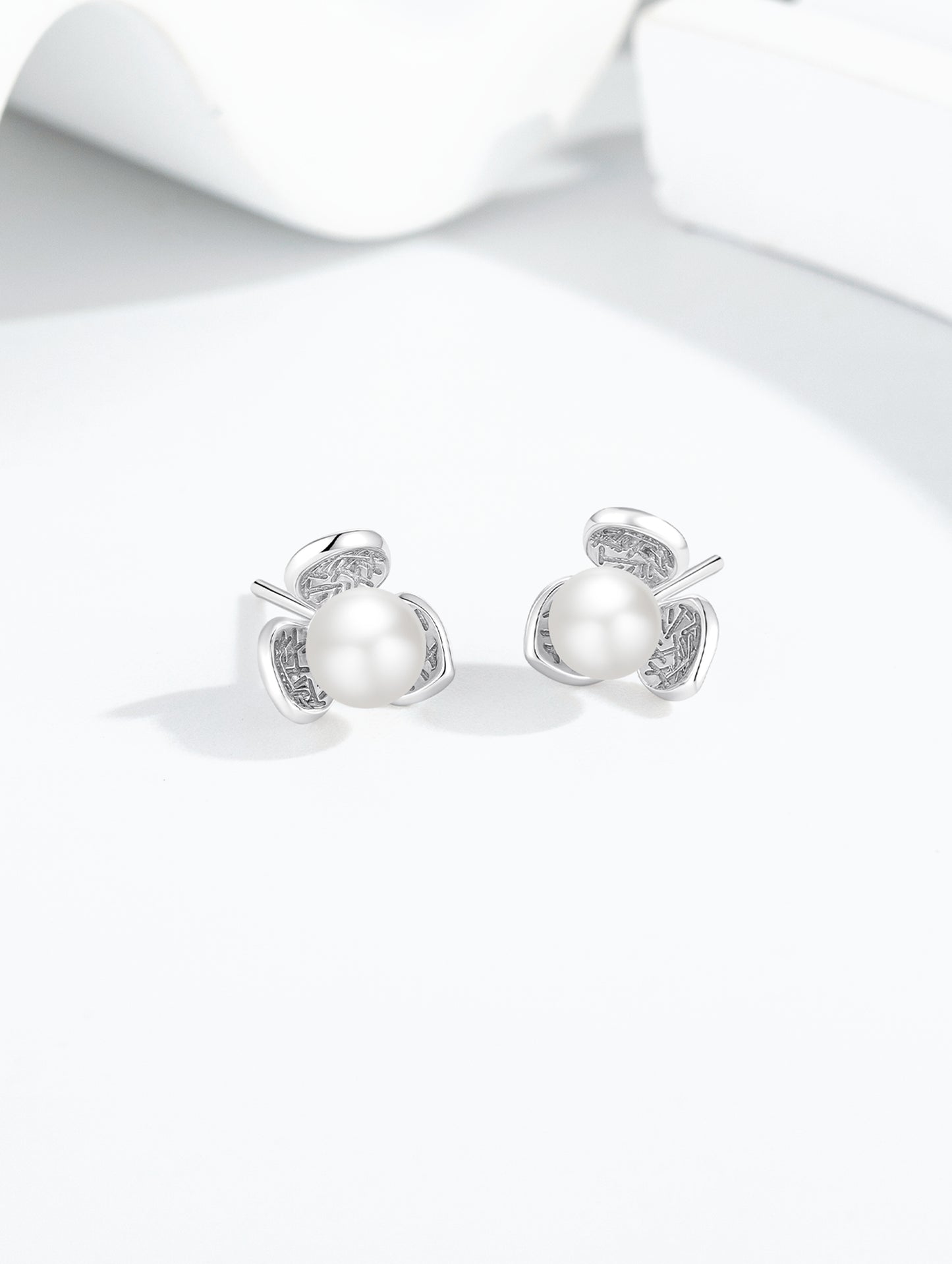 SILVER BLOSSOM PEARL STUD EARRINGS