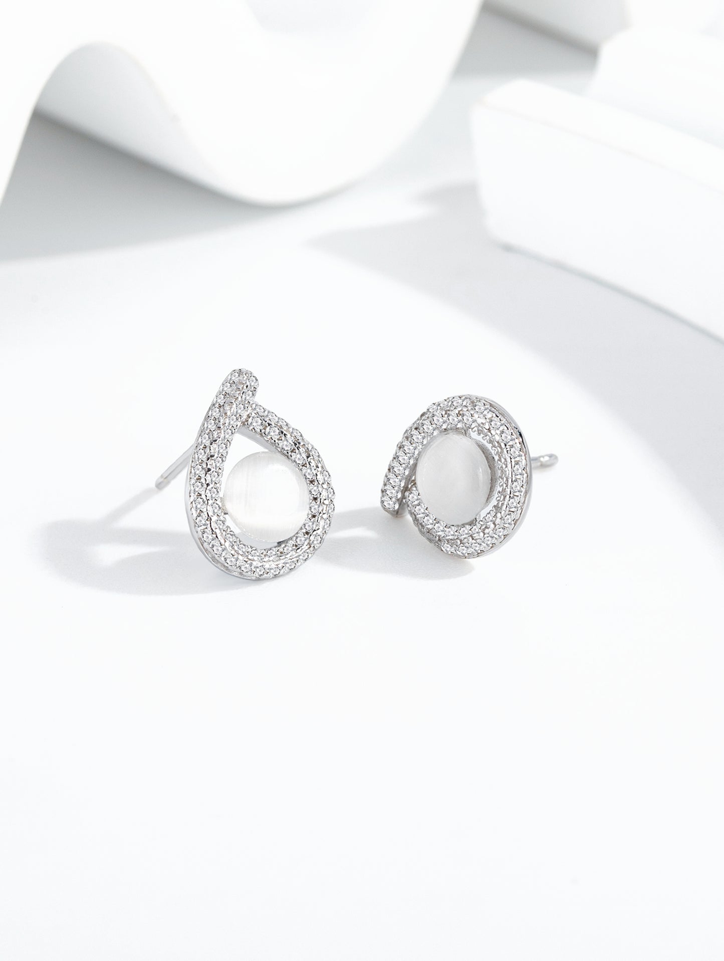 LUMINA TEARDROP STUD EARRINGS