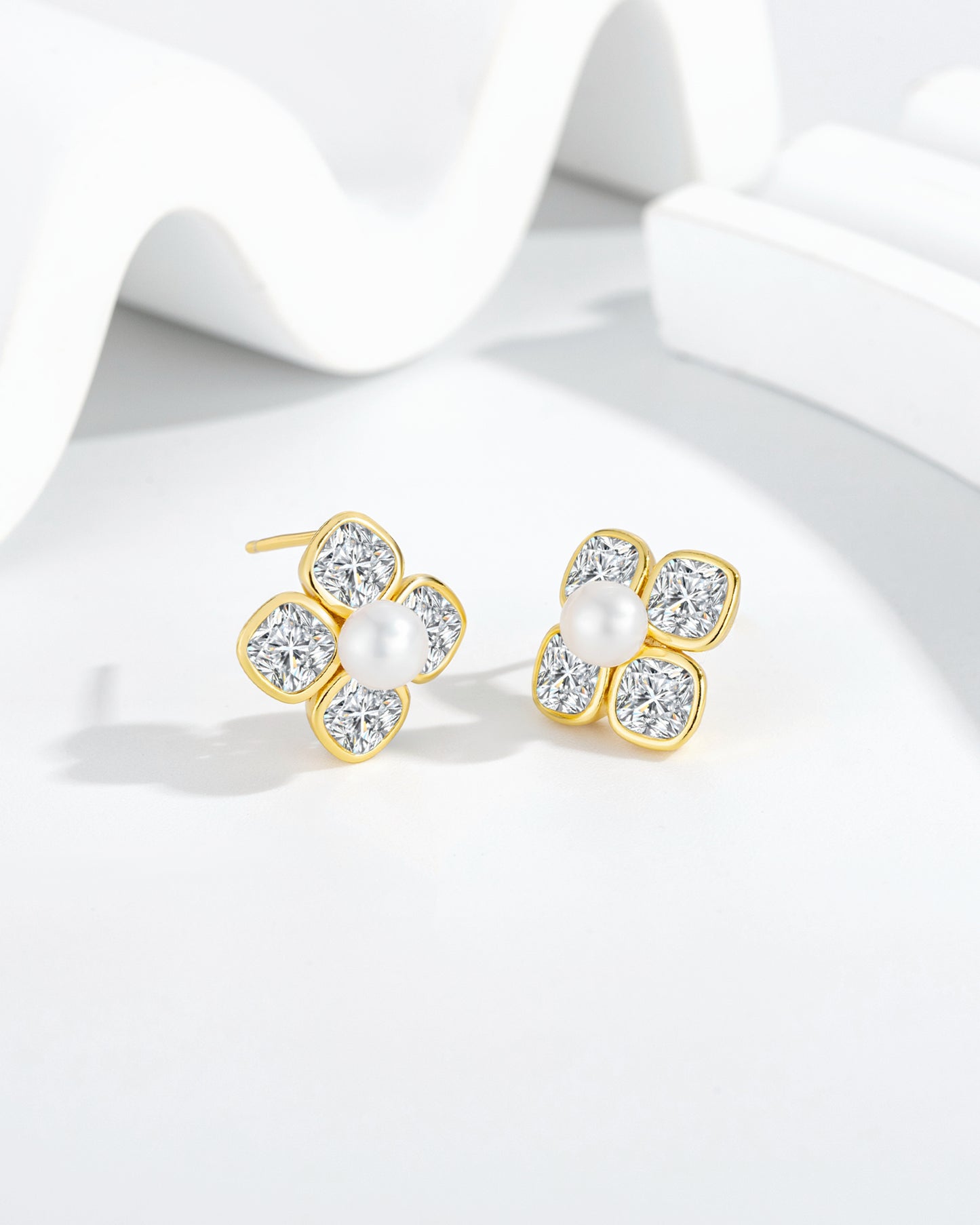 PEARL BLOSSOM SPARKLE EARRINGS