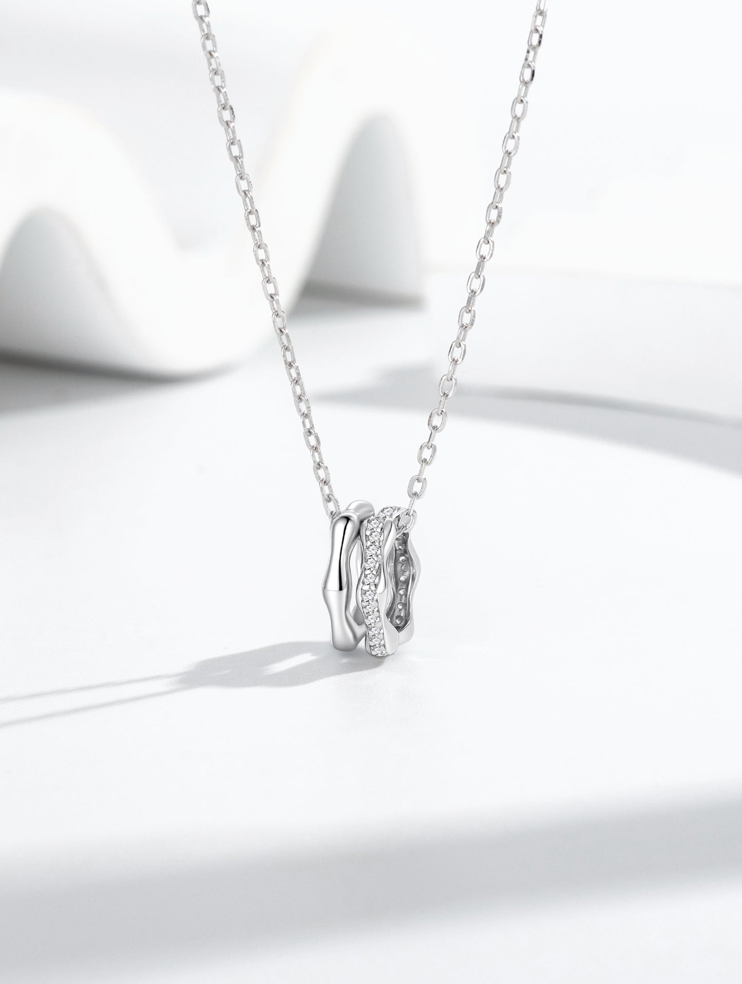 INTERLOCKED AURA CHARM CHAIN