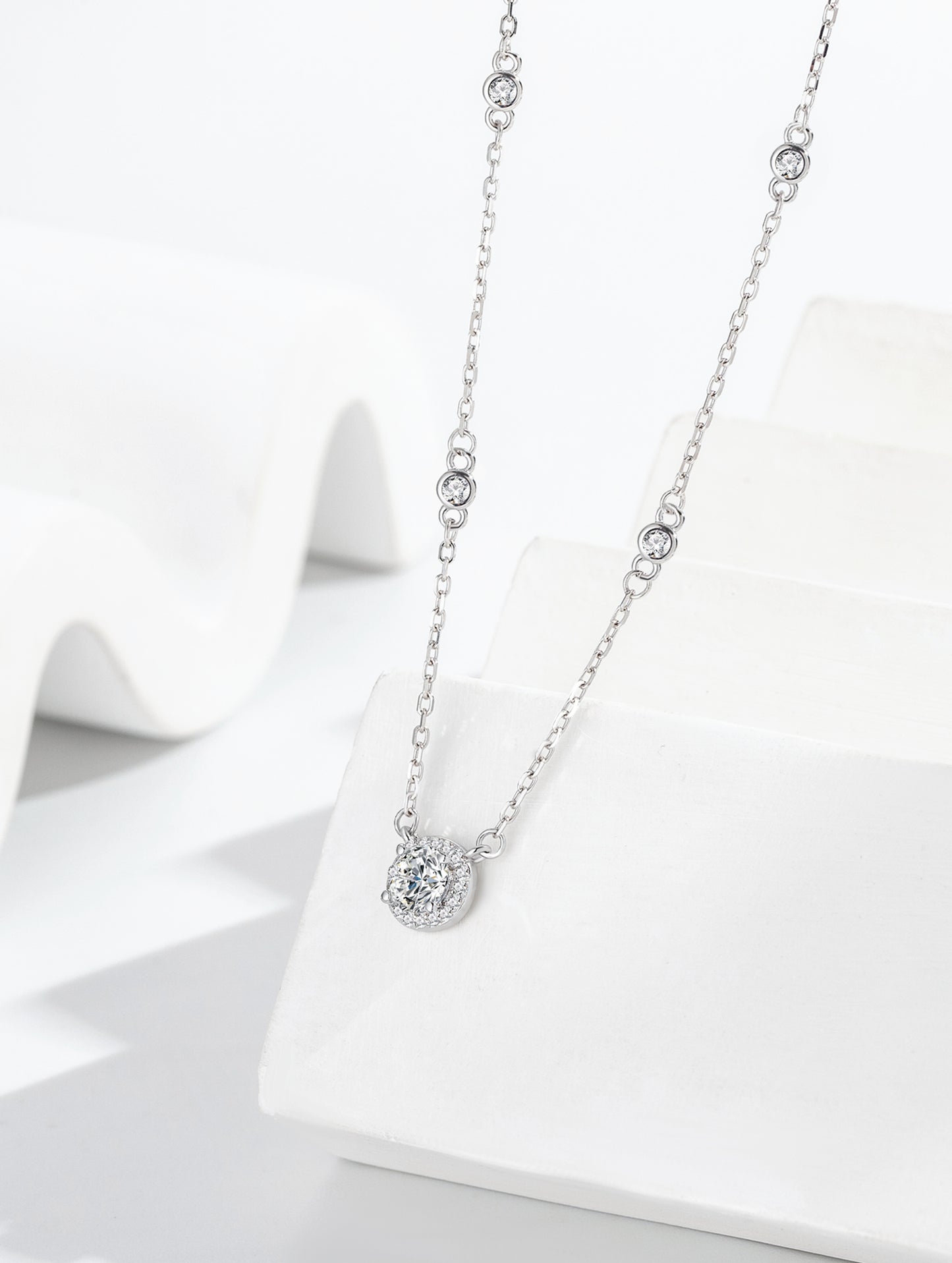 RADIANT AURA CHARM CHAIN