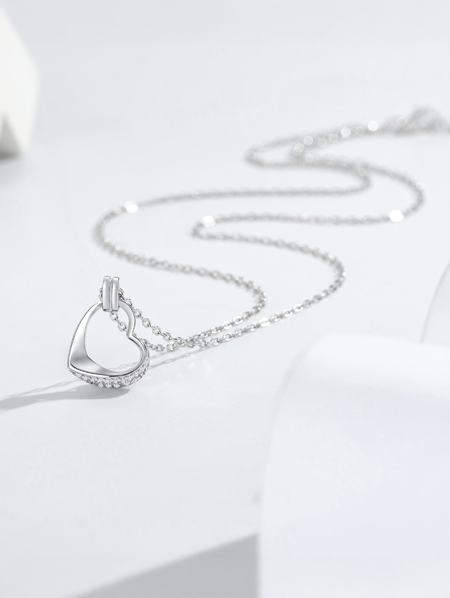 SERENITY HEART HALO CHARM CHAIN
