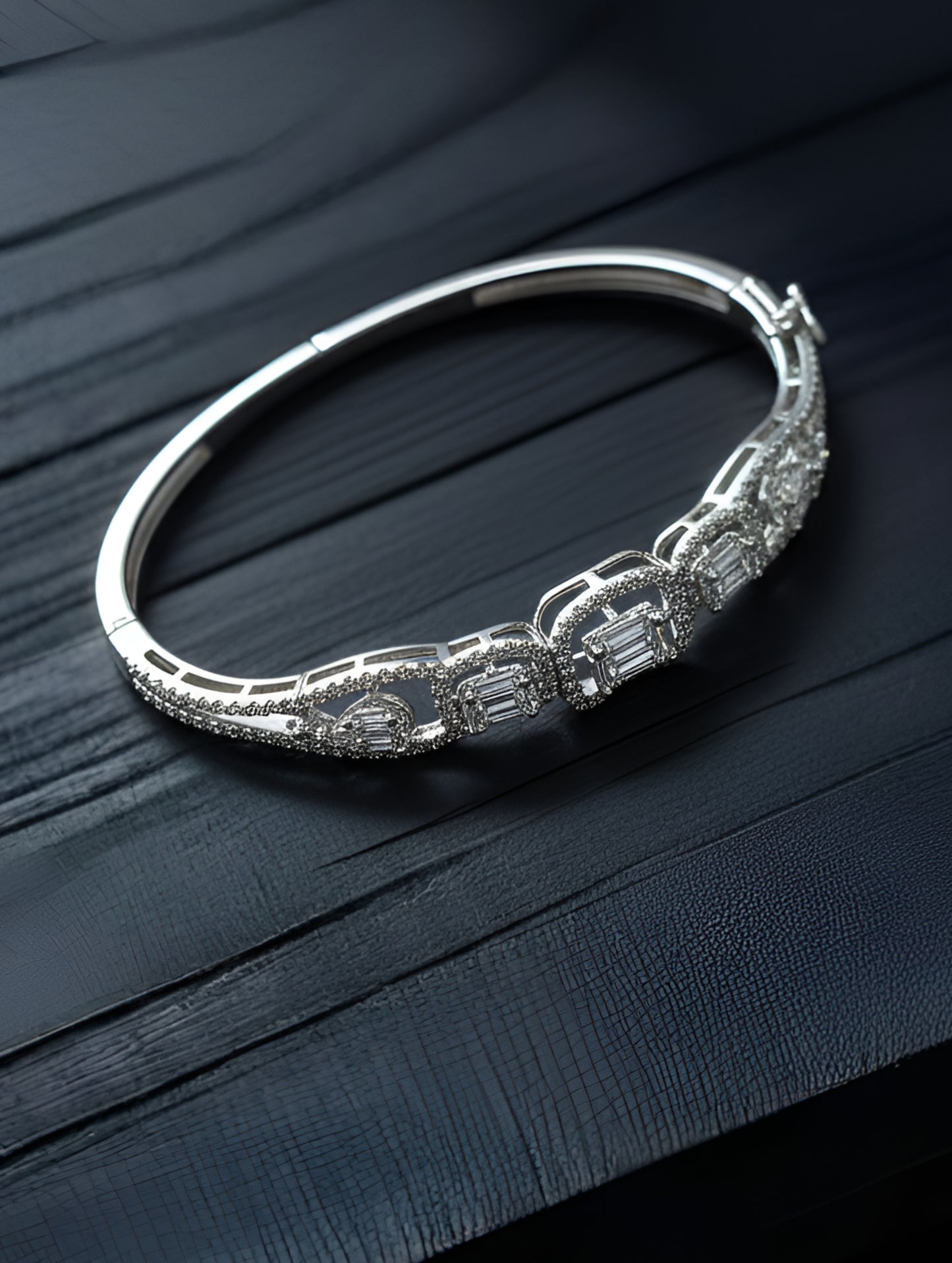 Premium  Lumière Link Bracelet