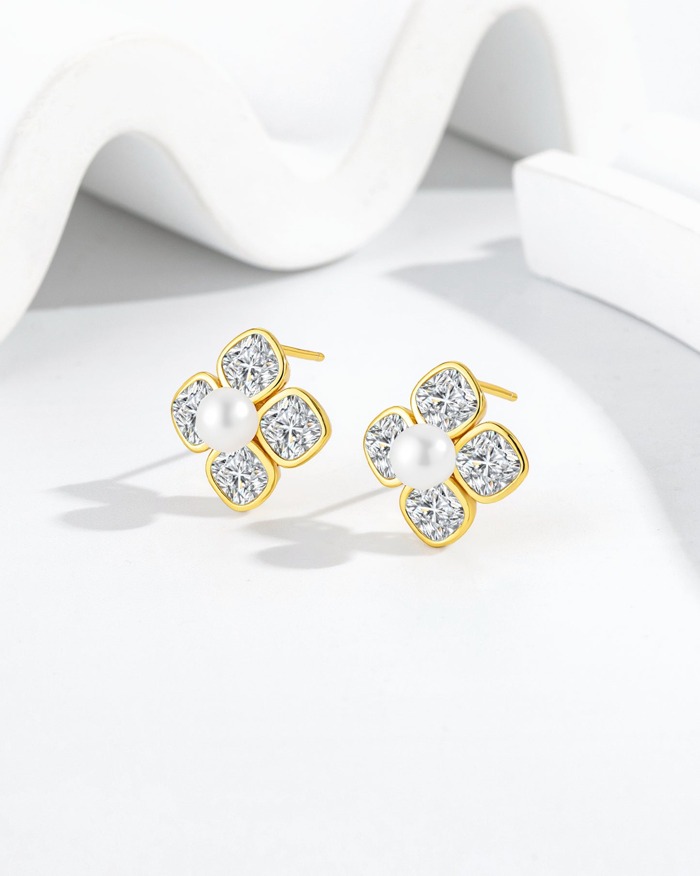 PEARL BLOSSOM SPARKLE EARRINGS
