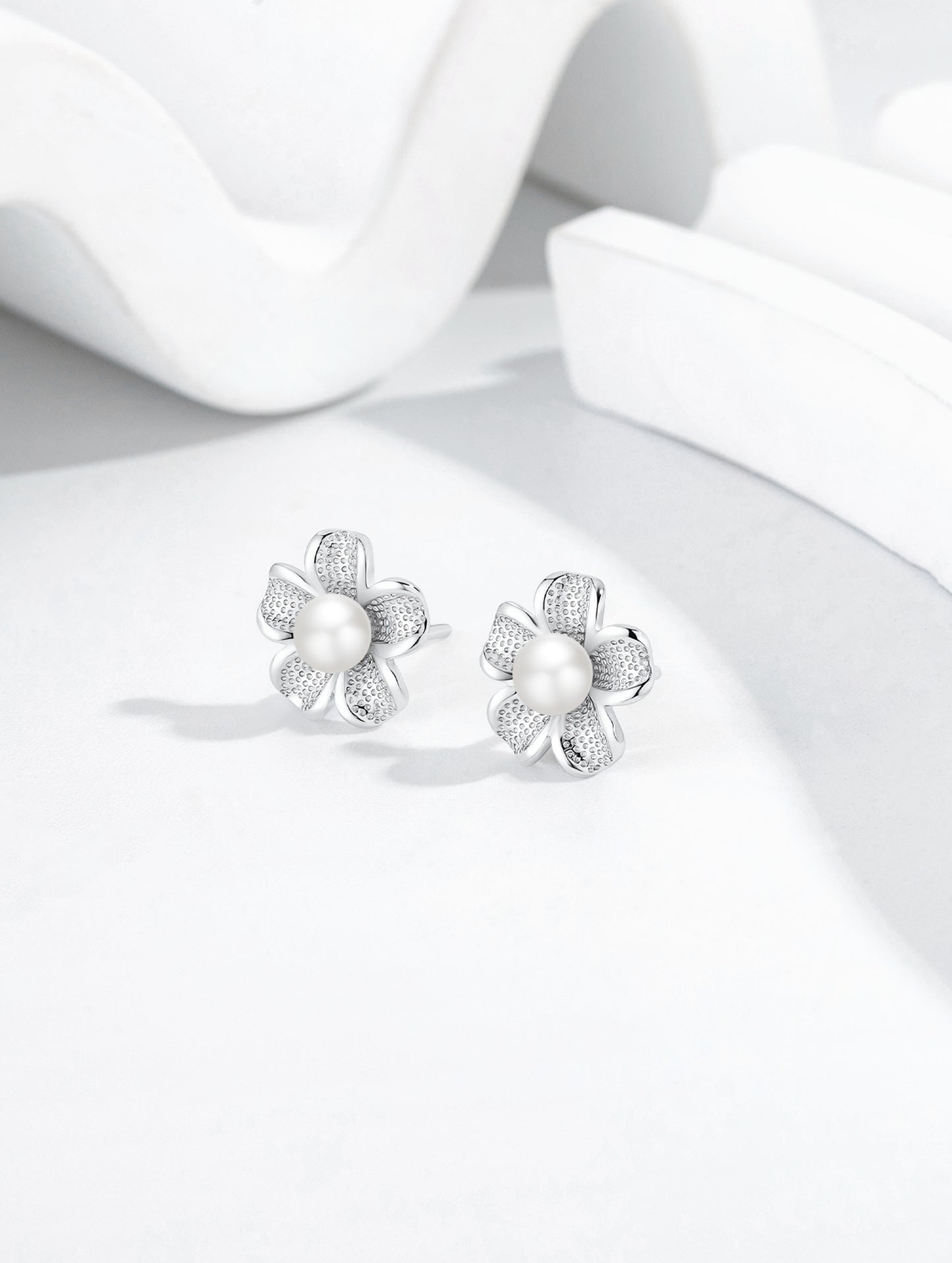 FLORA PEARL BLOOM EARRINGS