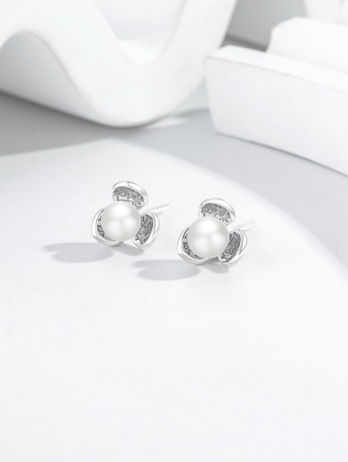 SILVER BLOSSOM PEARL STUD EARRINGS