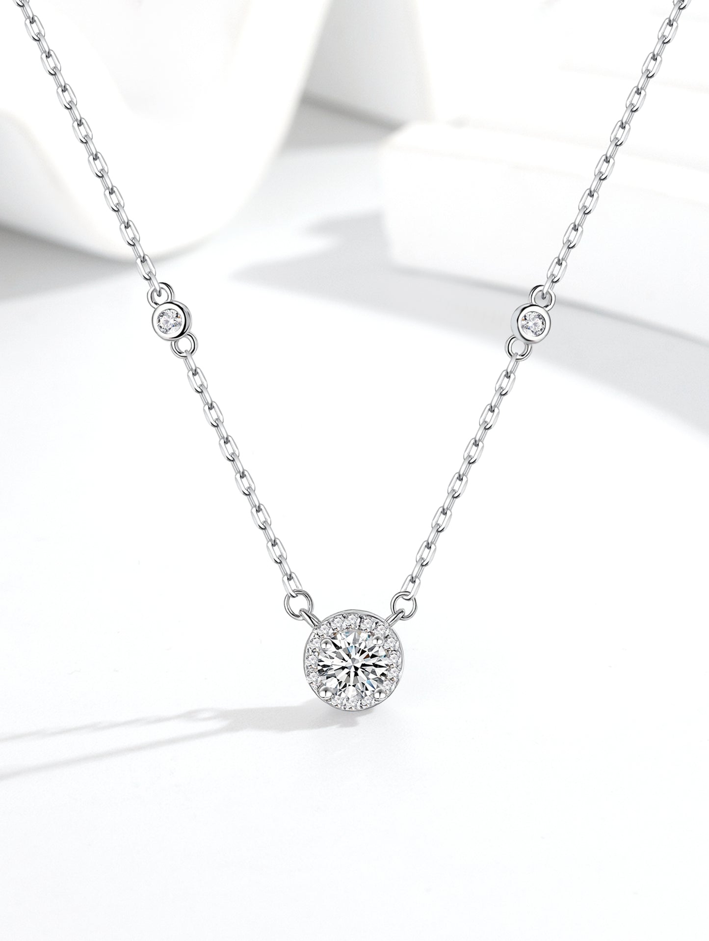 RADIANT AURA CHARM CHAIN
