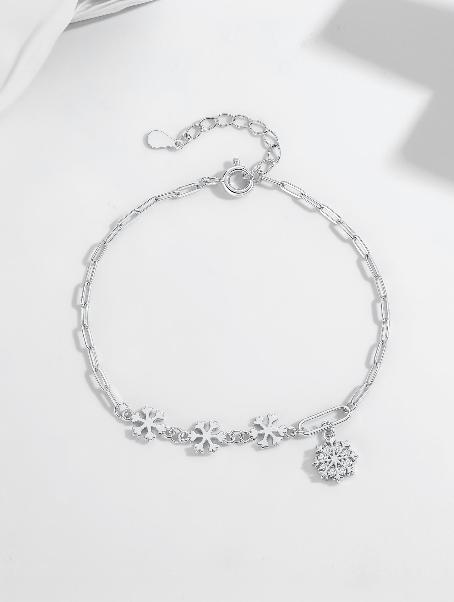FROSTED SNOWFLAKE CHARM BRACELET