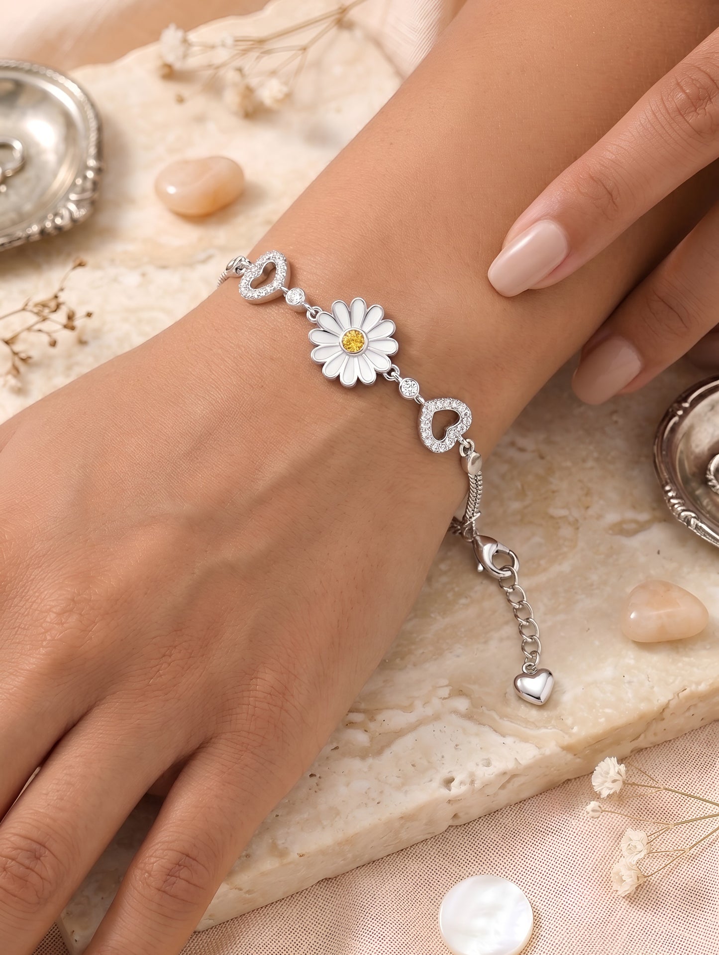 Sunlit Daisy Heart Bracelet