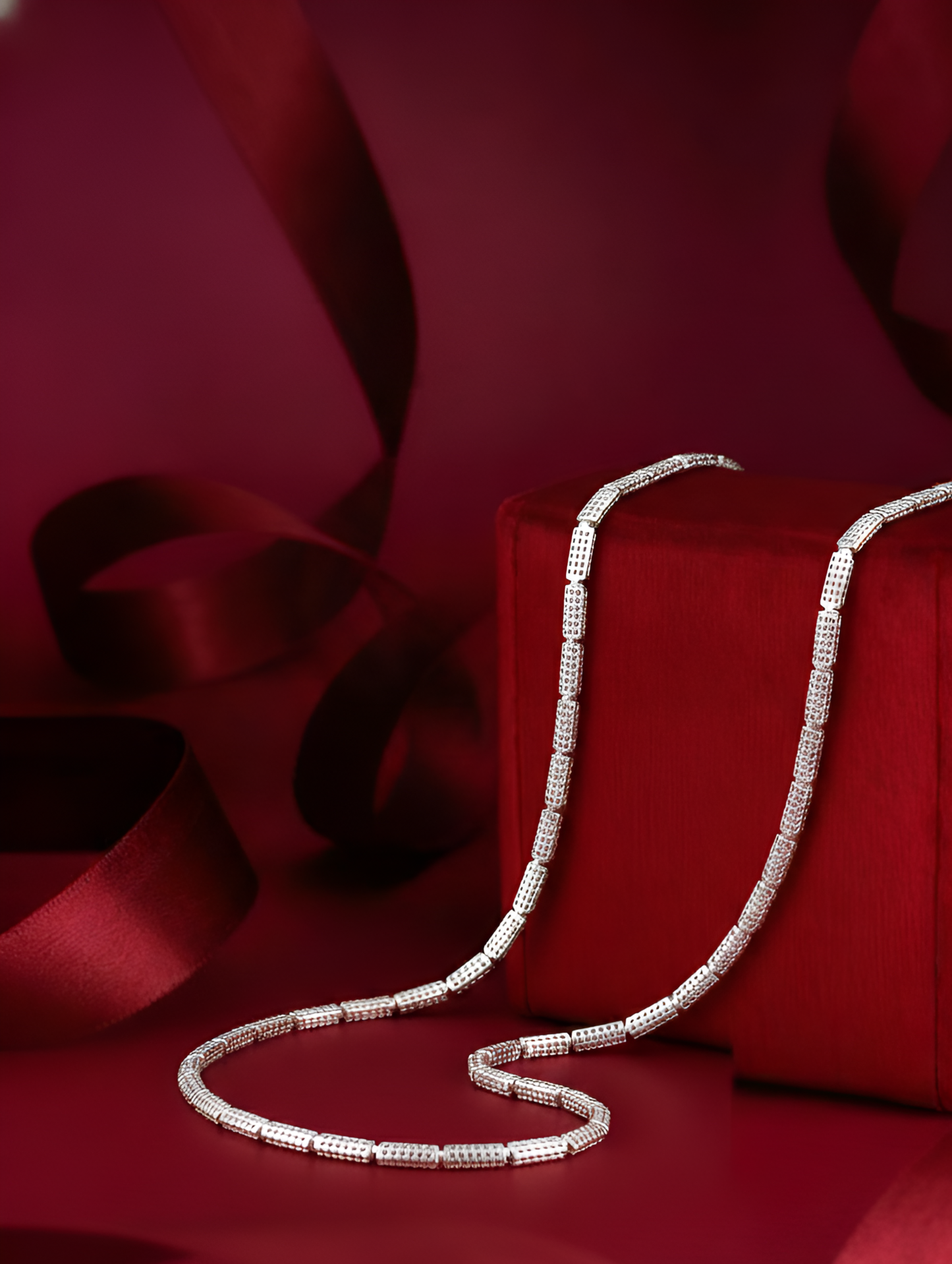 LUXE ICED TENNIS CHAIN