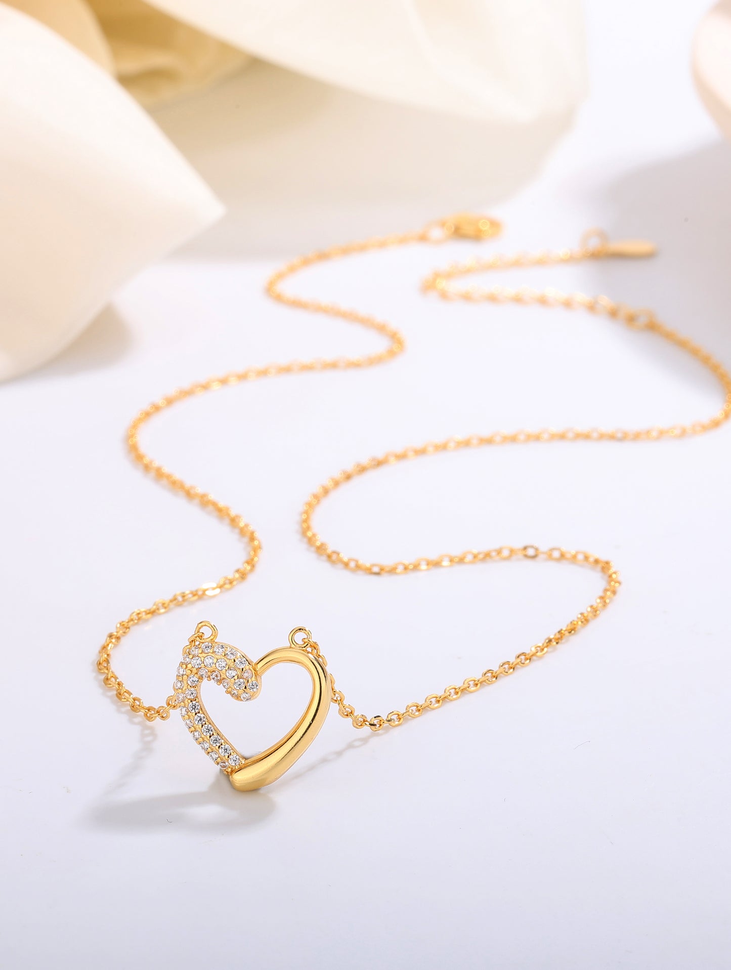 GOLDEN HEARTFELT SPARKLE PENDANT SET