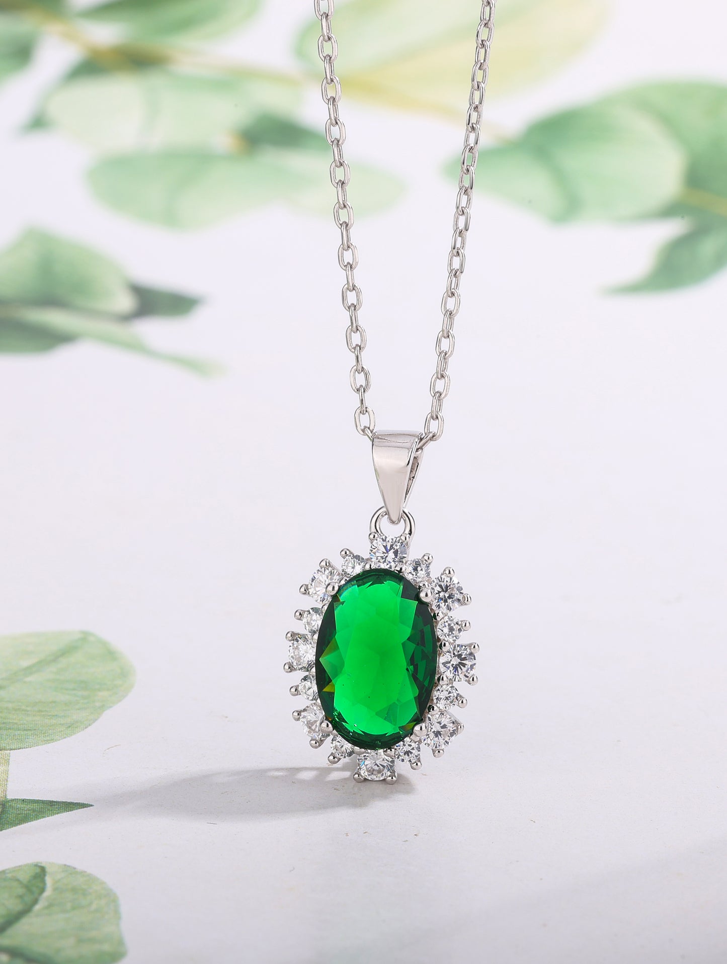 EMERALD ROYAL ELEGANCE PENDANT SET