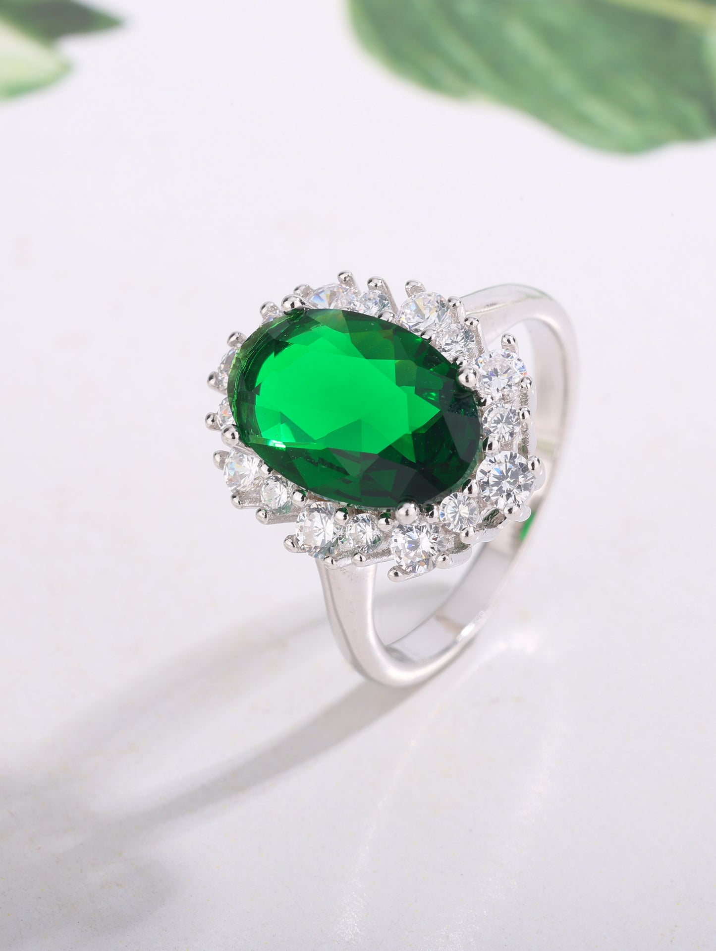 EMERALD ROYAL ELEGANCE PENDANT SET