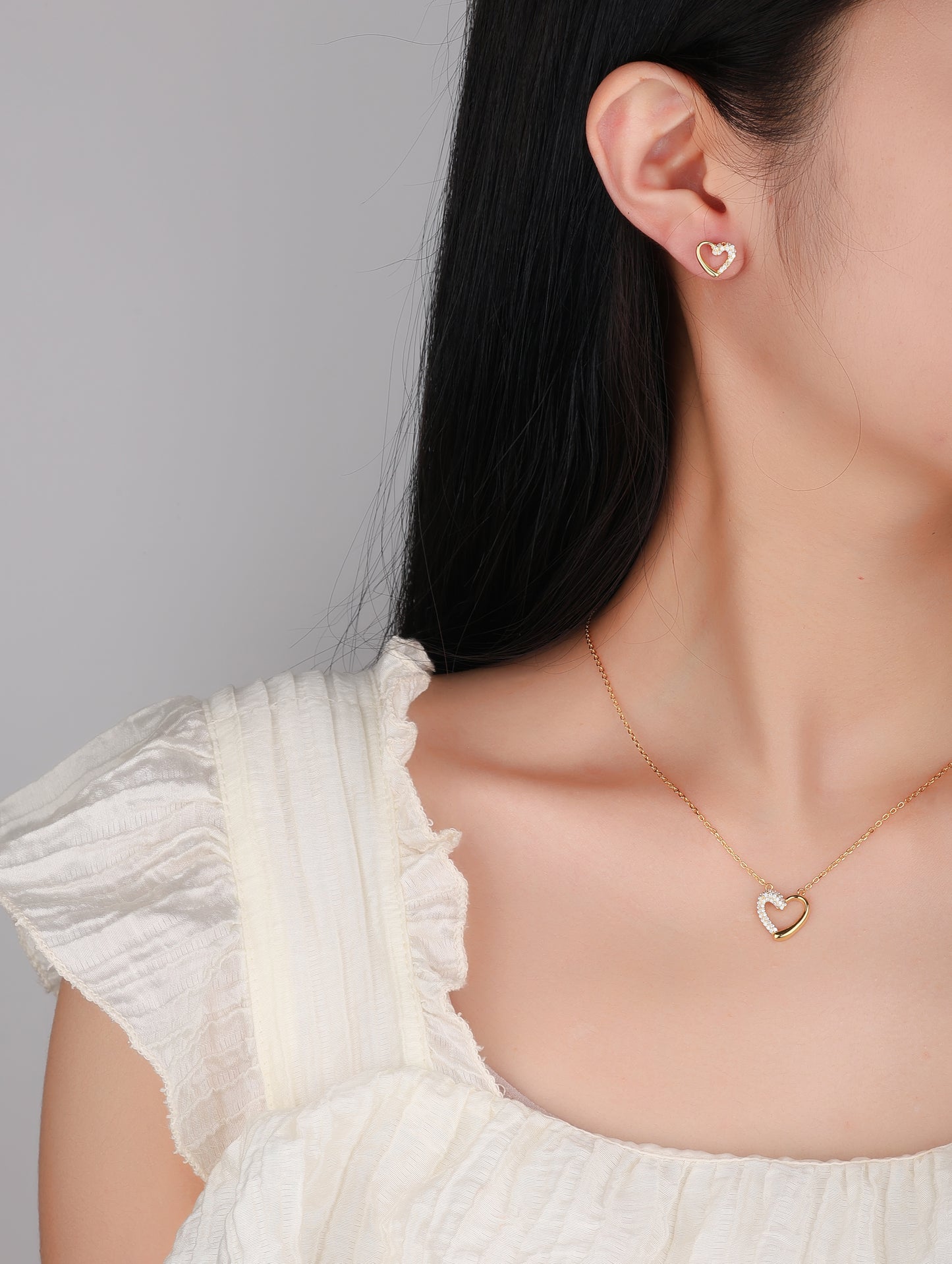 GOLDEN HEARTFELT SPARKLE PENDANT SET