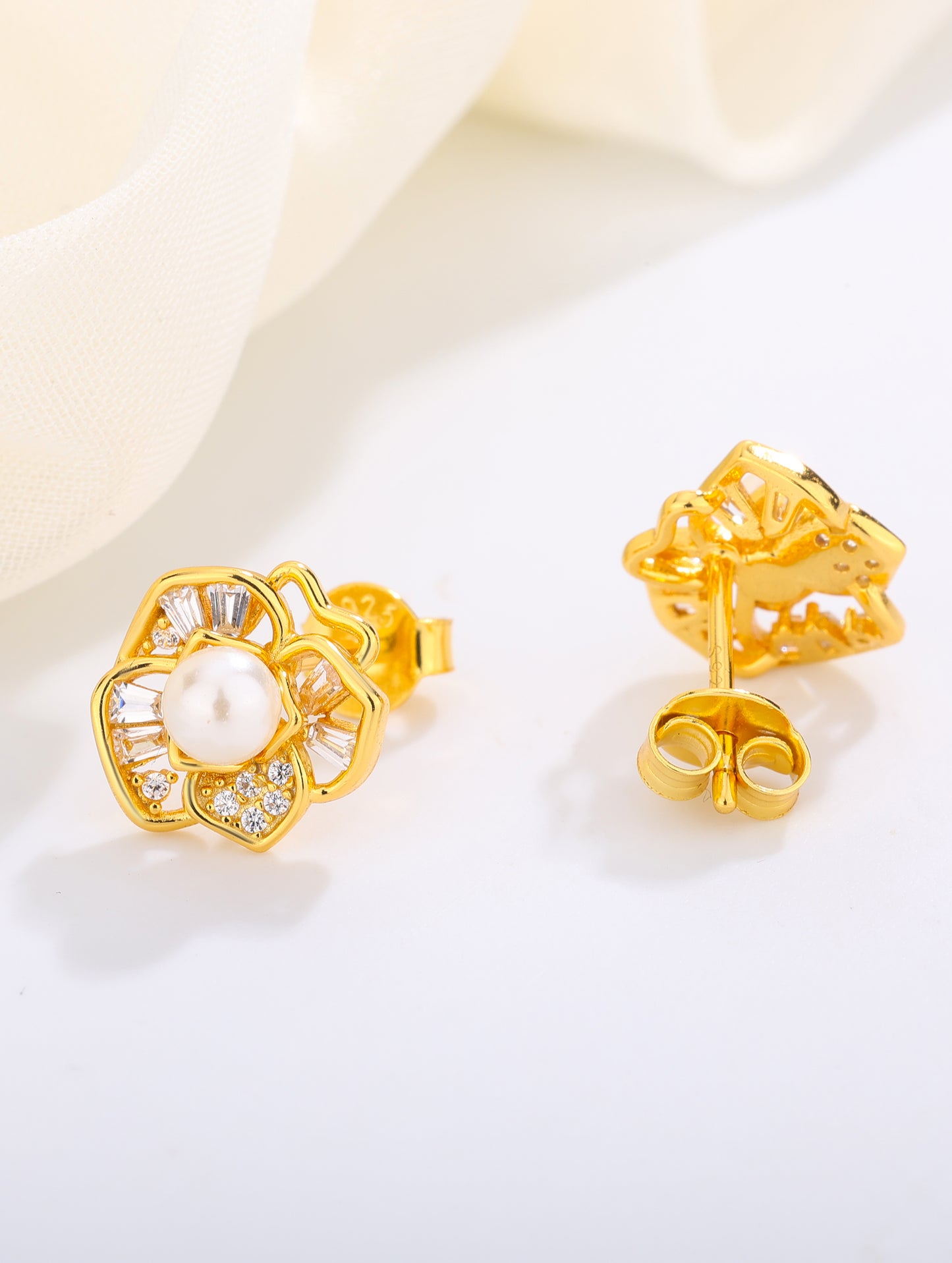 GOLDEN PEARL BLOSSOM PENDANT SET