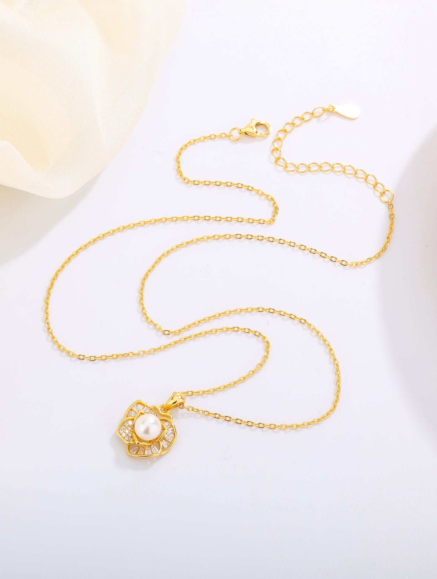 GOLDEN PEARL BLOSSOM PENDANT SET