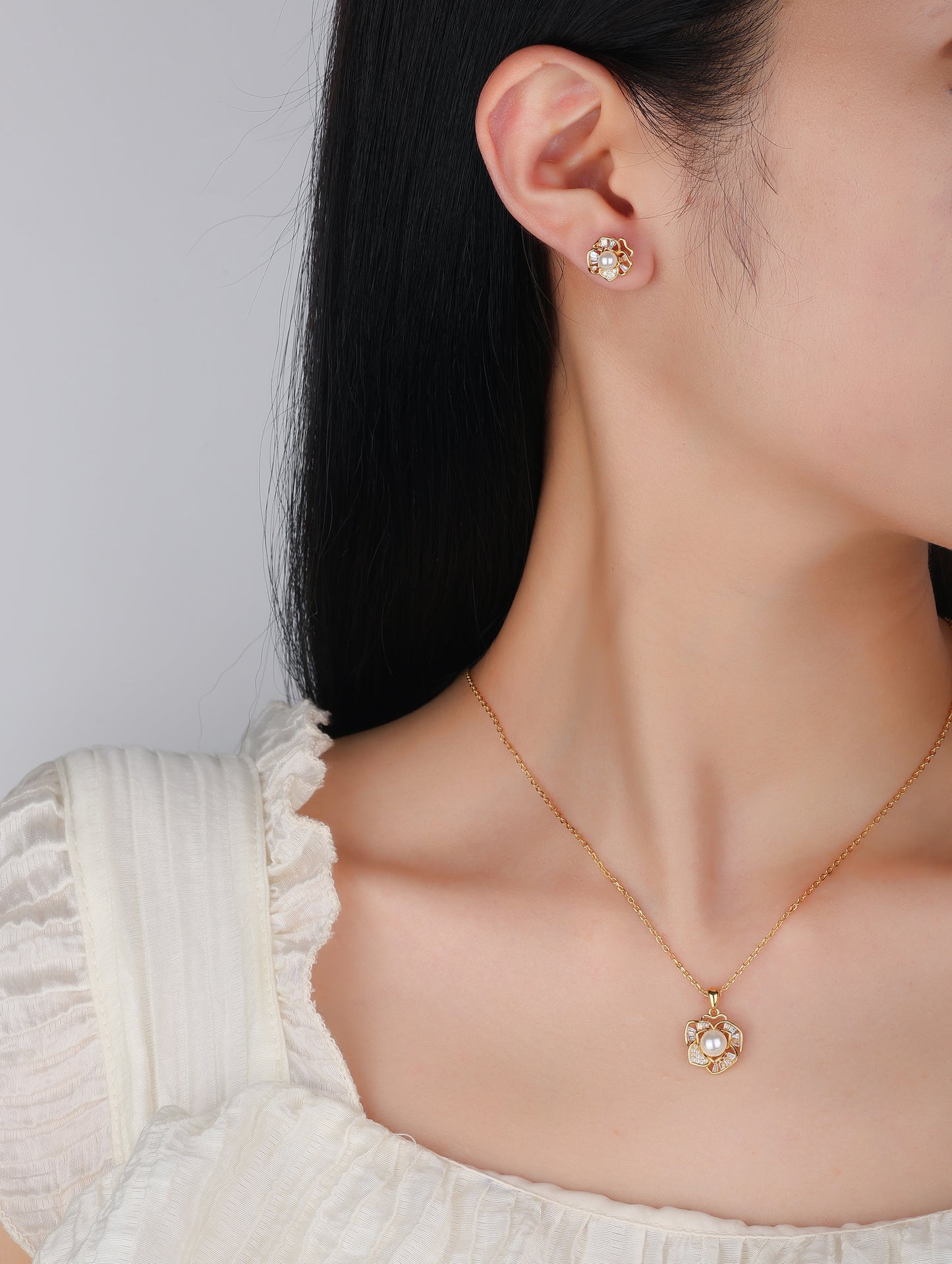 GOLDEN PEARL BLOSSOM PENDANT SET