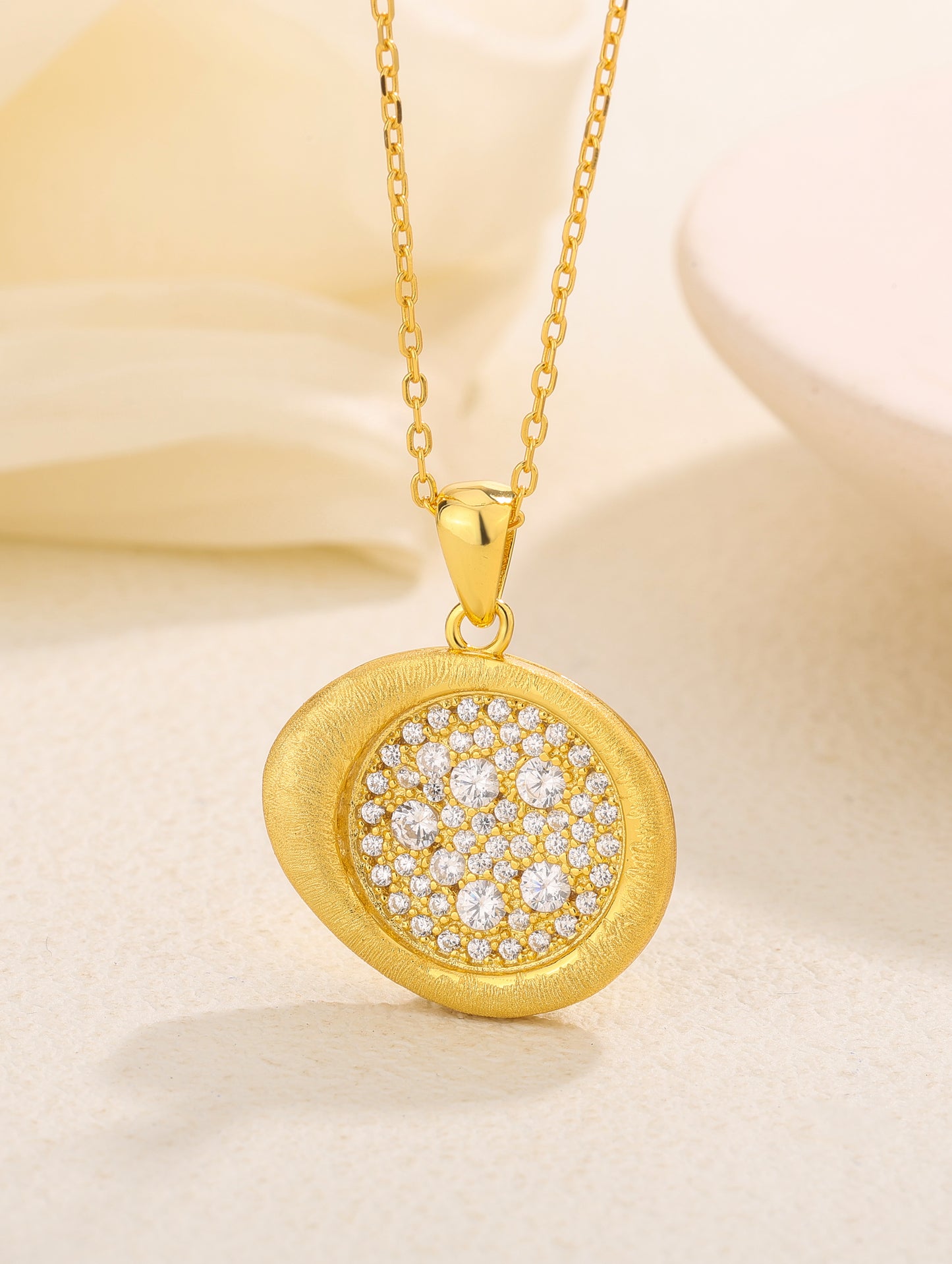LUMINA HALO PENDANT CHARM CHAIN