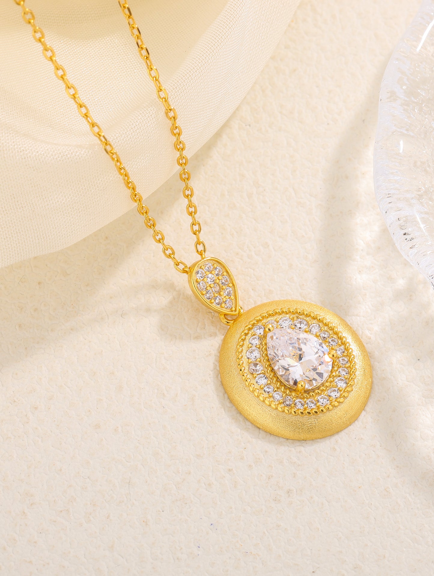 ROYAL PEARL DROPLET CHARM CHAIN