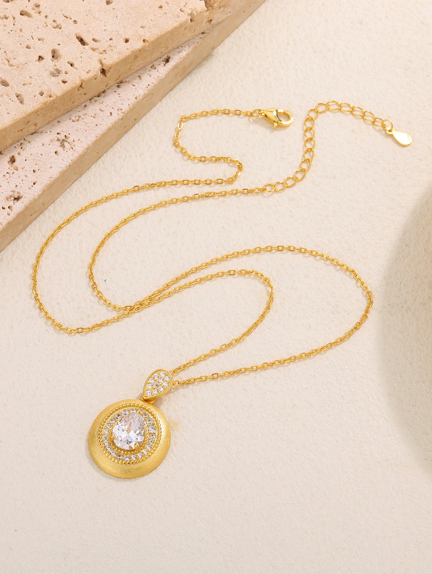ROYAL PEARL DROPLET CHARM CHAIN