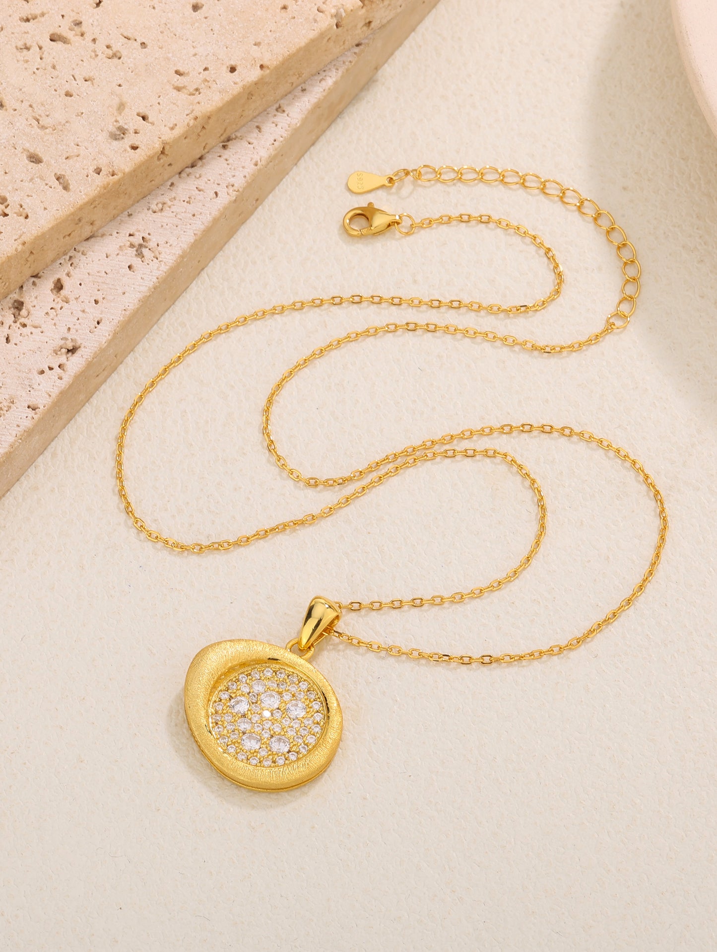 LUMINA HALO PENDANT CHARM CHAIN